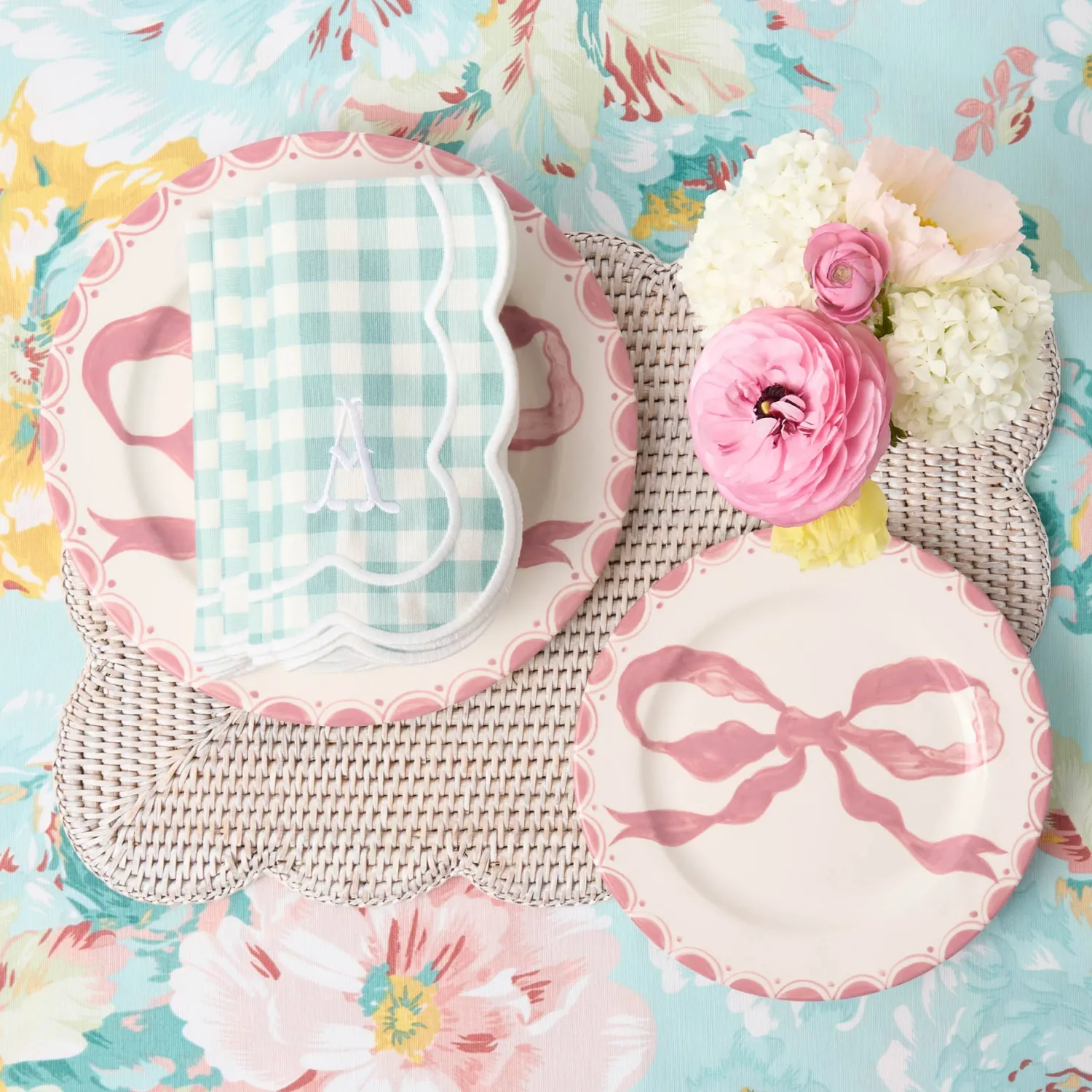 Mrs. Alice Marilyn Pink Bow Starter Plate< Summer Crockery | Starter Plates