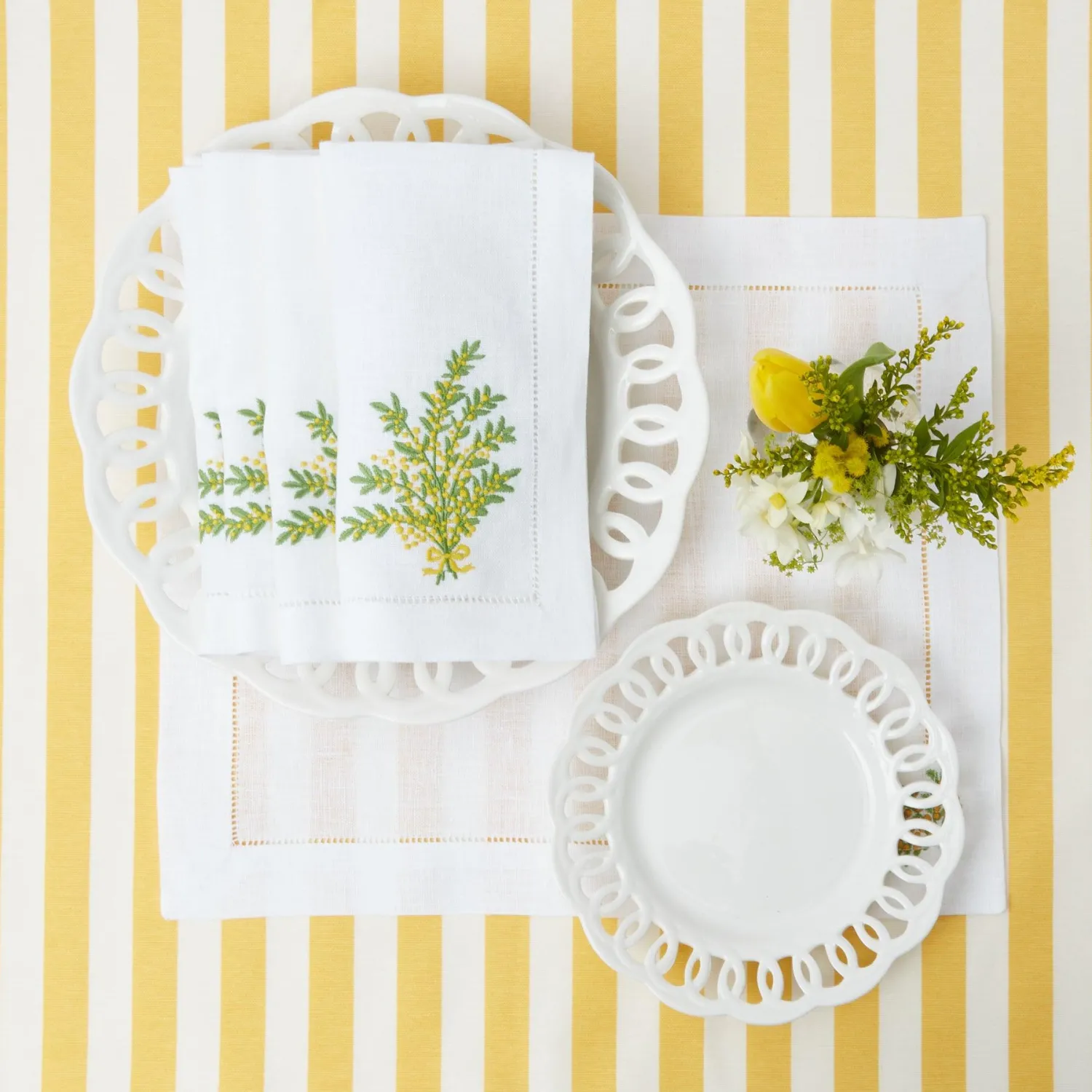 Mrs. Alice Mimosa White Linen Napkins (Set of 4)< Napkins