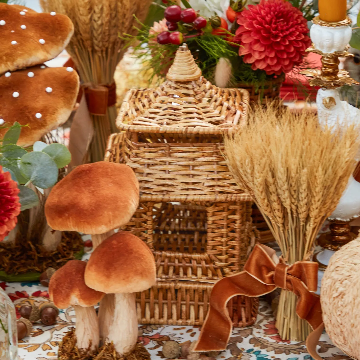 Mrs. Alice Mini Rattan Pagoda Lanterns (Pair)< Year-round Decorations | Spring Decorations