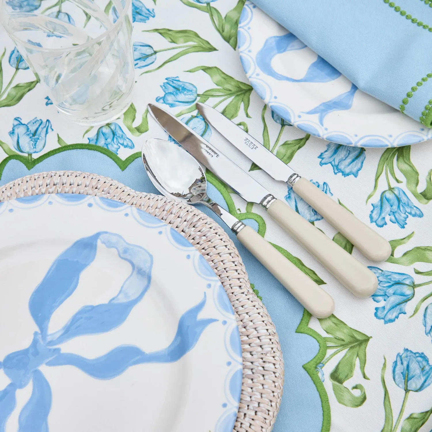 Mrs. Alice Natural Scalloped Rattan Charger Plates (Set of 4)< Placemats | For Her