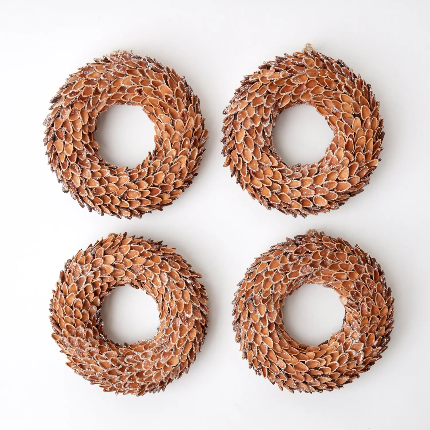 Mrs. Alice Nutshell Glitter Wreath (Set of 4)< Autumn Decorations
