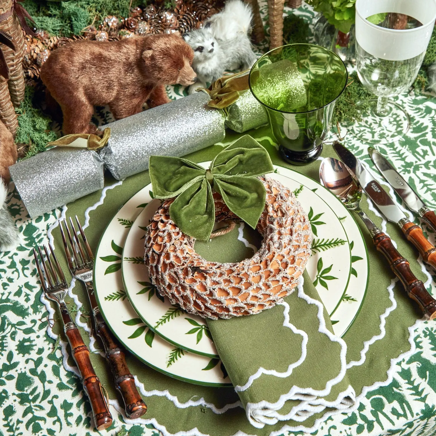 Mrs. Alice Nutshell Glitter Wreath (Set of 4)< Autumn Decorations