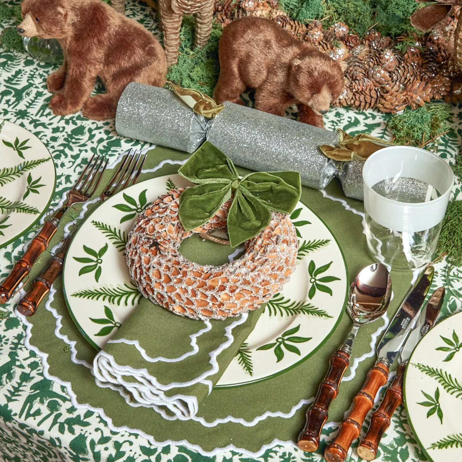 Mrs. Alice Nutshell Glitter Wreath (Set of 4)< Autumn Decorations