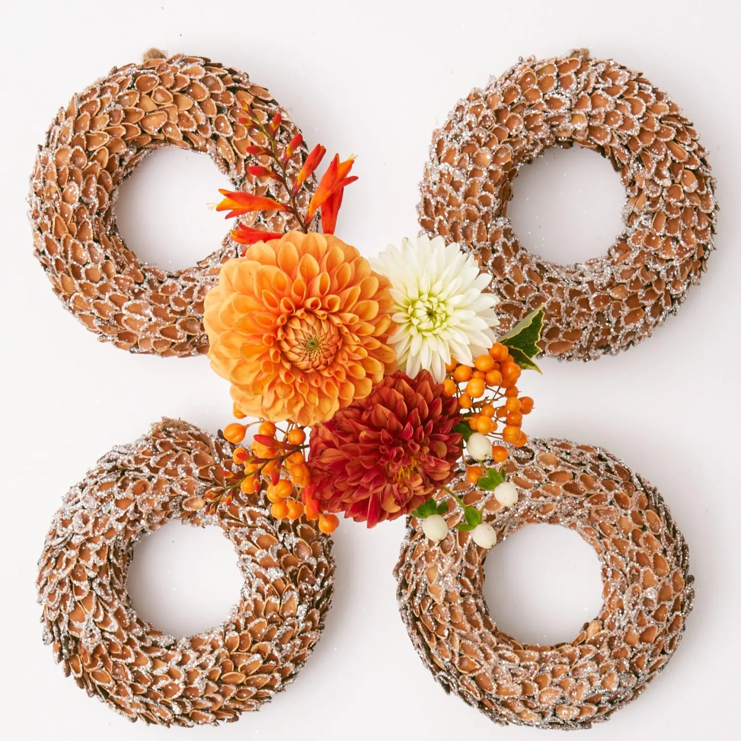 Mrs. Alice Nutshell Glitter Wreath (Set of 4)< Autumn Decorations
