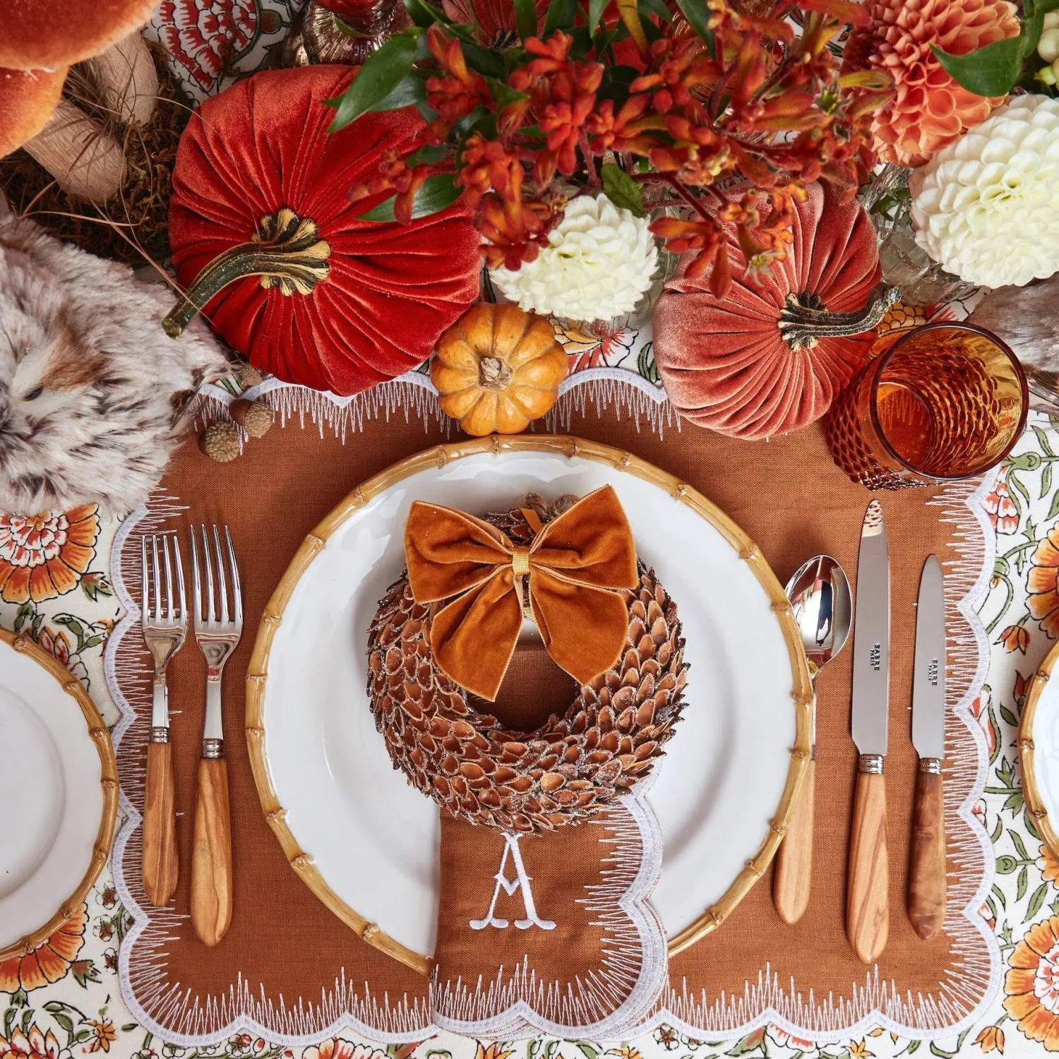 Mrs. Alice Nutshell Glitter Wreath (Set of 4)< Autumn Decorations