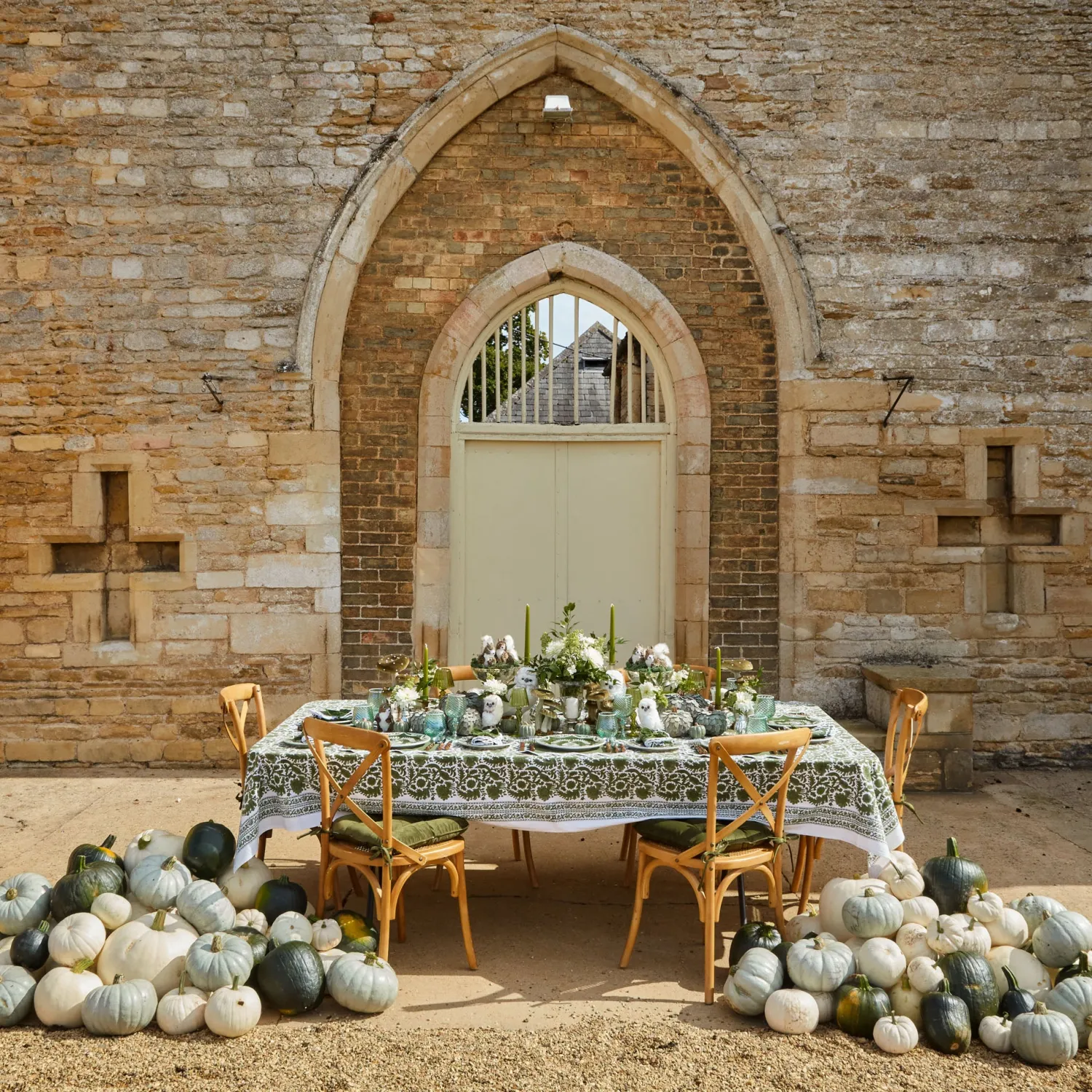 Mrs. Alice Olive Pheasant Tablecloth< Tablecloths
