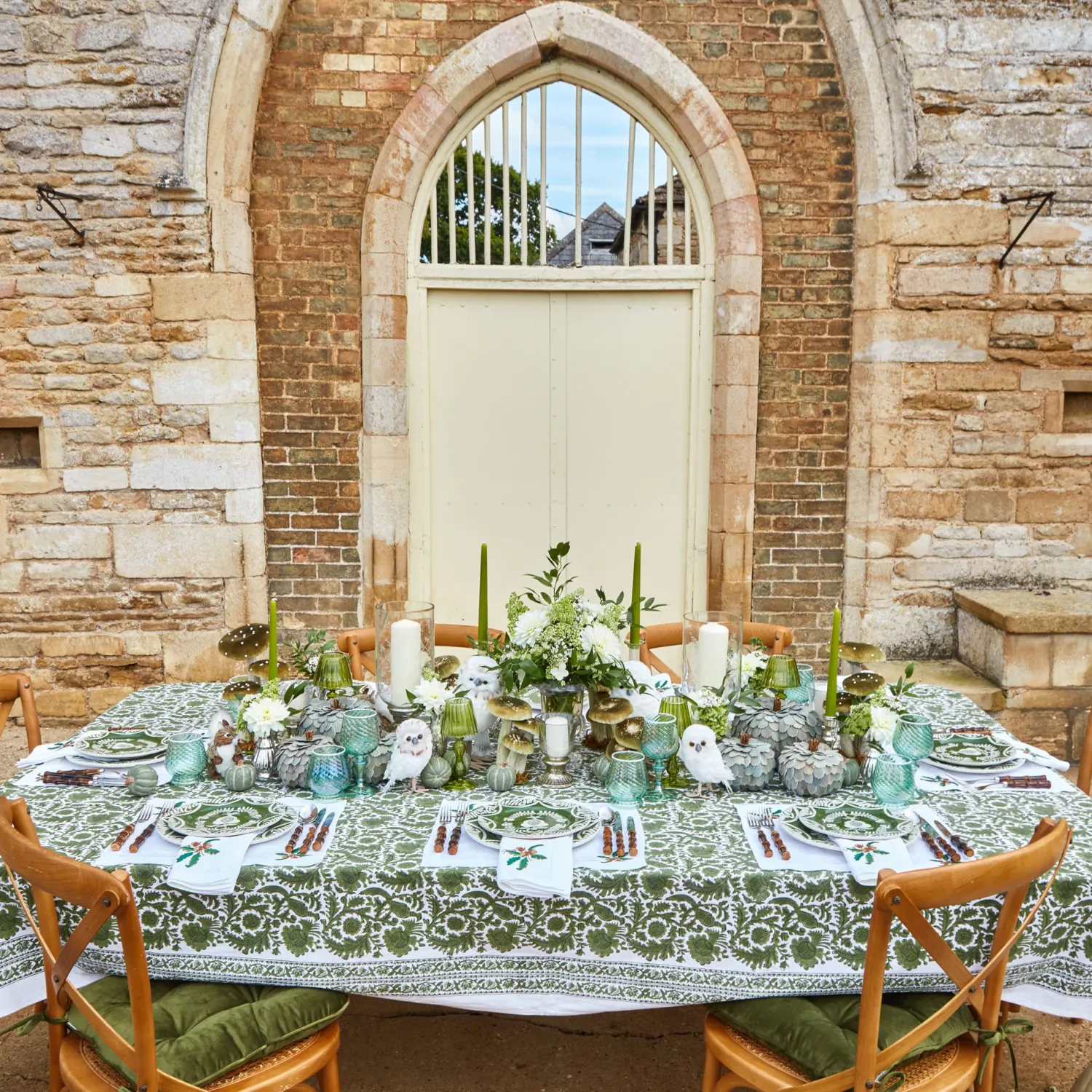Mrs. Alice Olive Pheasant Tablecloth< Tablecloths