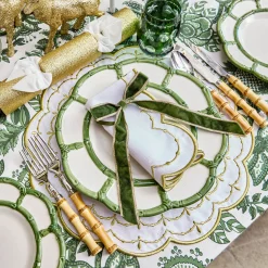 Mrs. Alice Olivia White & Gold Placemats & Napkins (Set of 4)< Table Linen Sets | Mrs. Alice Monogram