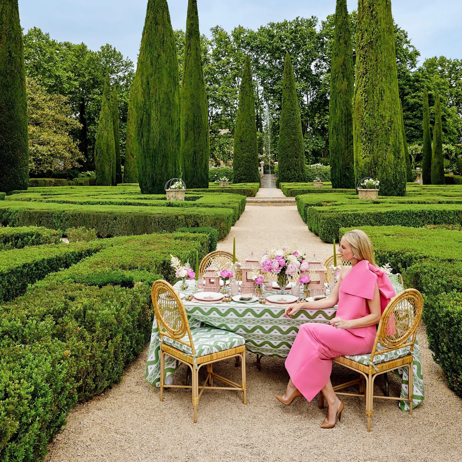 Mrs. Alice Pink & Green Pagoda Dinner Plates (Set of 4)< Dinner Plates | Crockery Sets