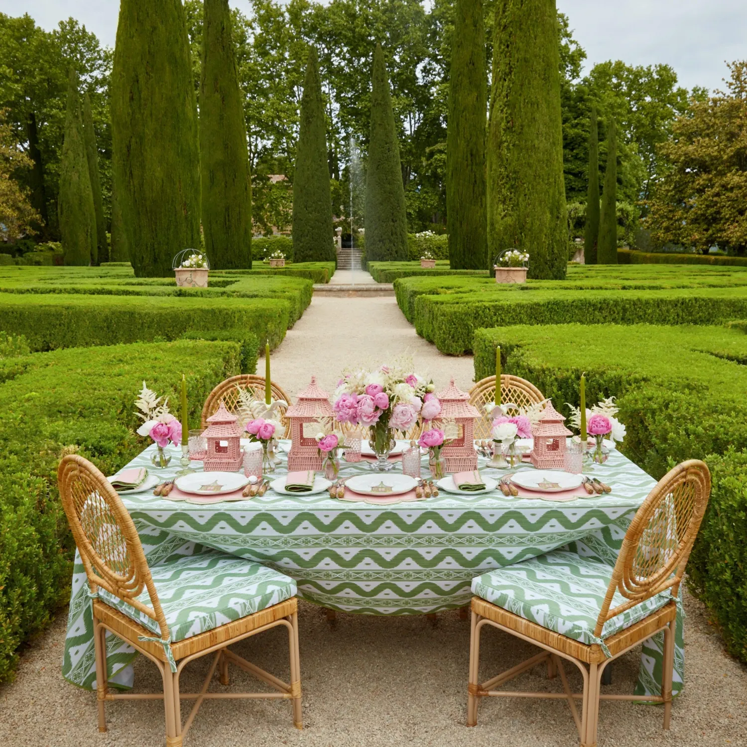Mrs. Alice Pink & Green Pagoda Dinner Plates (Set of 4)< Dinner Plates | Crockery Sets