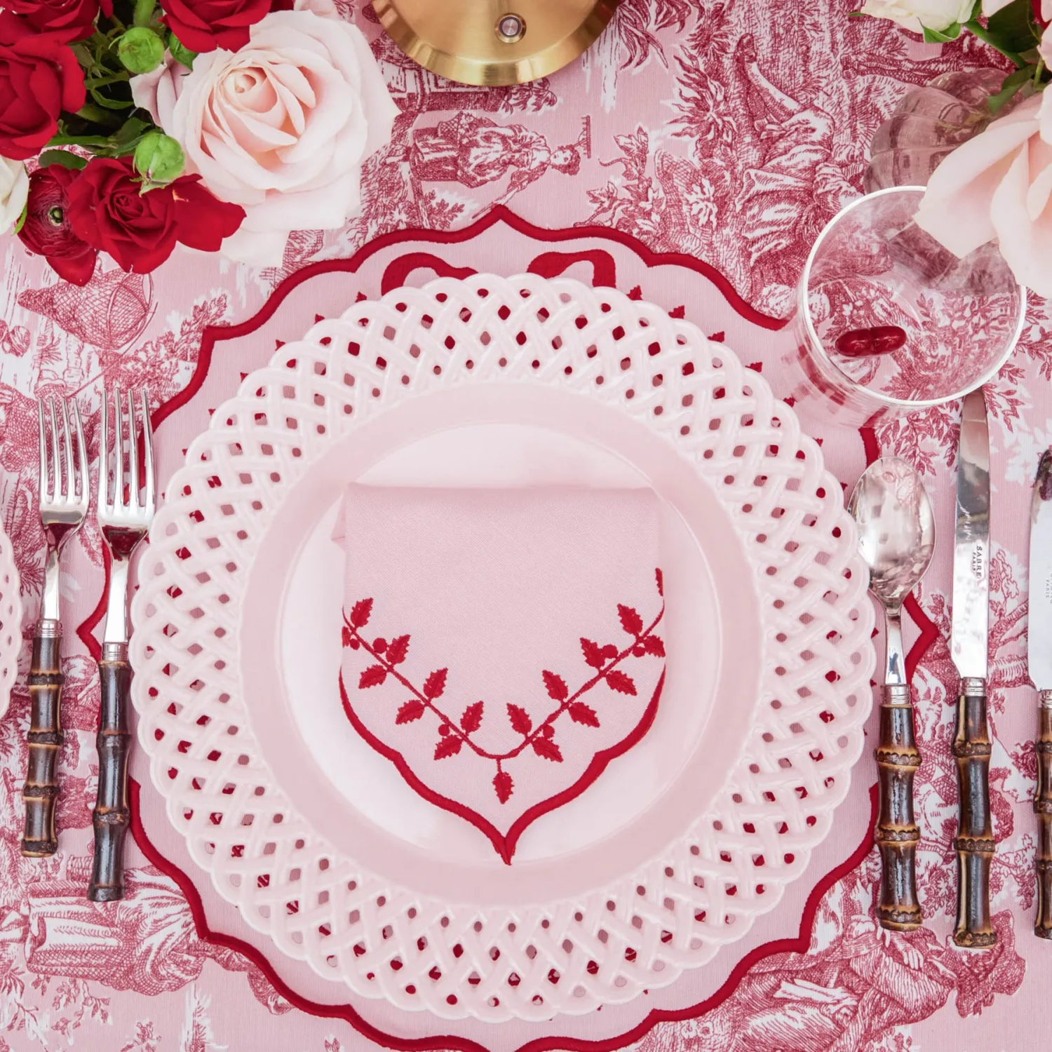 Mrs. Alice Pink & Red Laurel Napkins (Set of 4)< Napkins