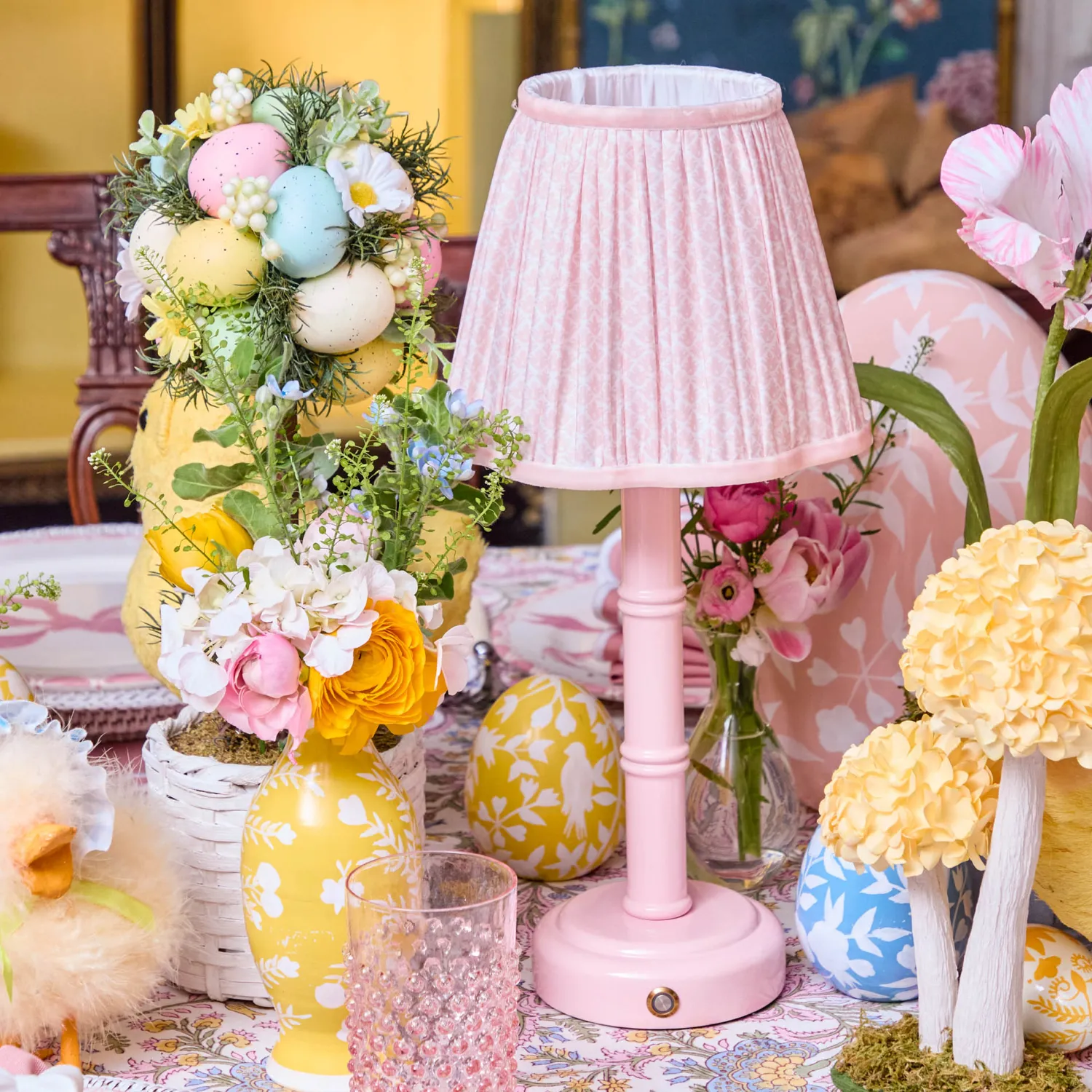 Mrs. Alice Pink Leonora Lacquer Rechargeable Lamp with Pink Lotus Shade (18cm)< Rechargeable Table Lamps | For The Millenial