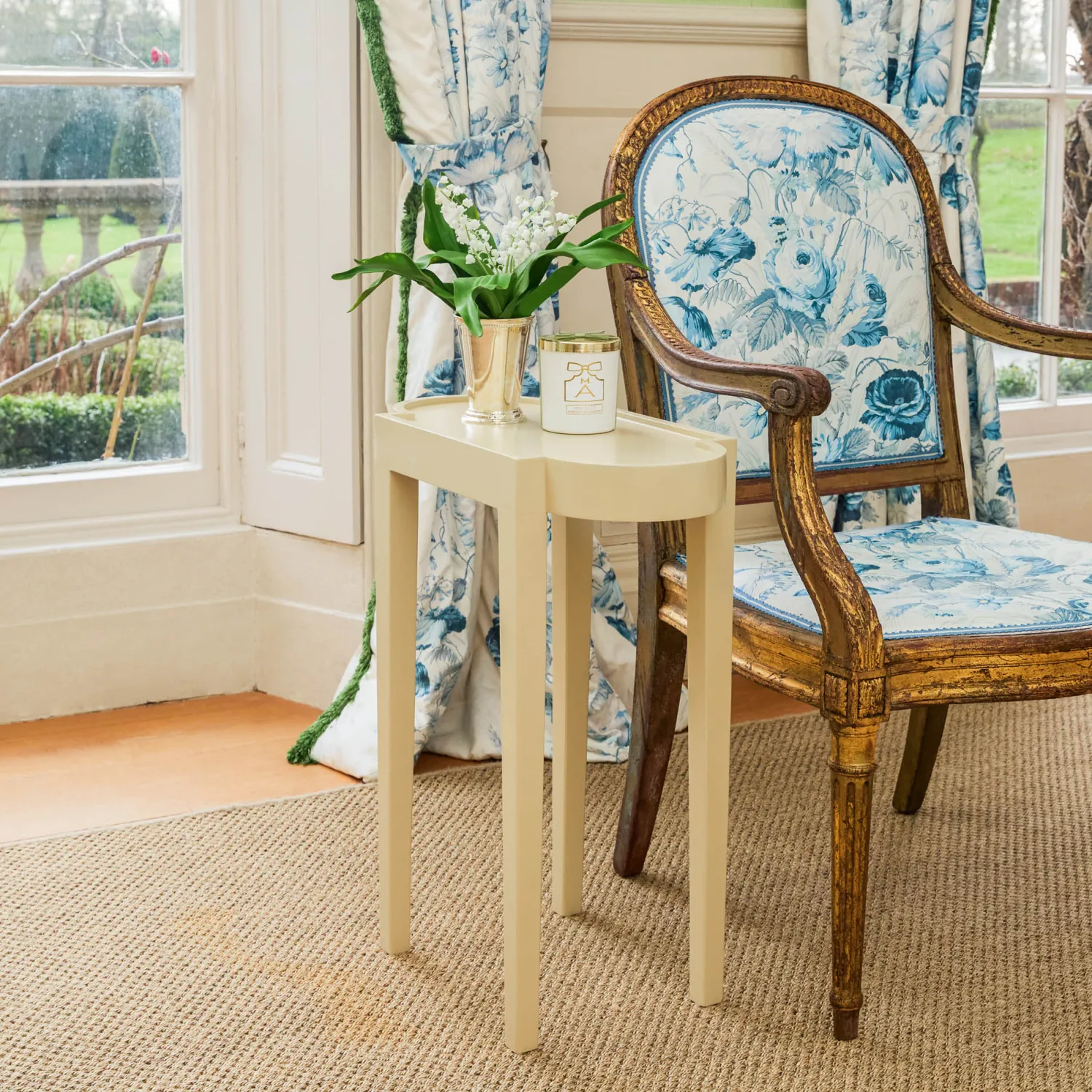 Mrs. Alice Putty Lacquer Side Table< Furniture