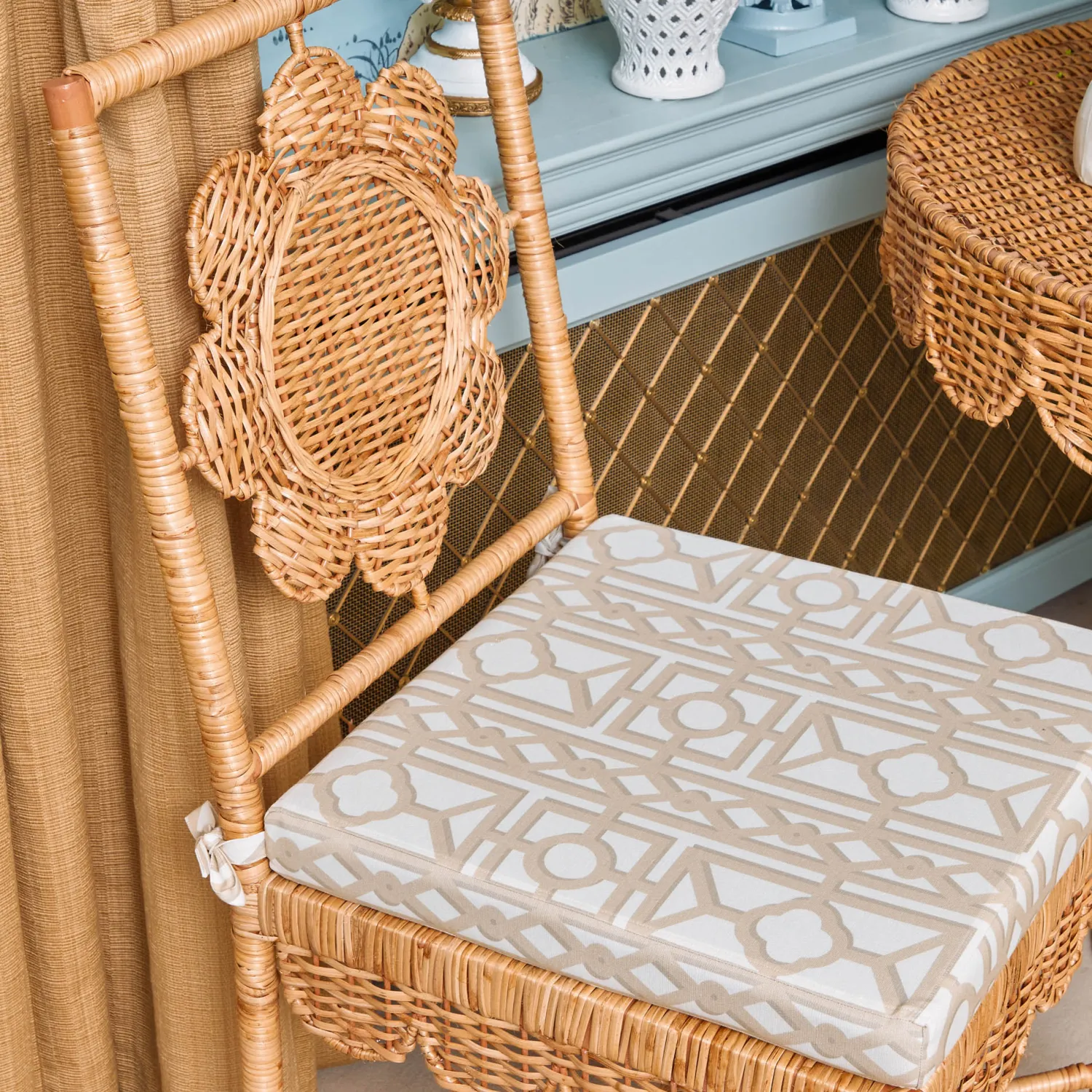 Mrs. Alice Putty Pavilion Seat Pad Cushion< Cushions