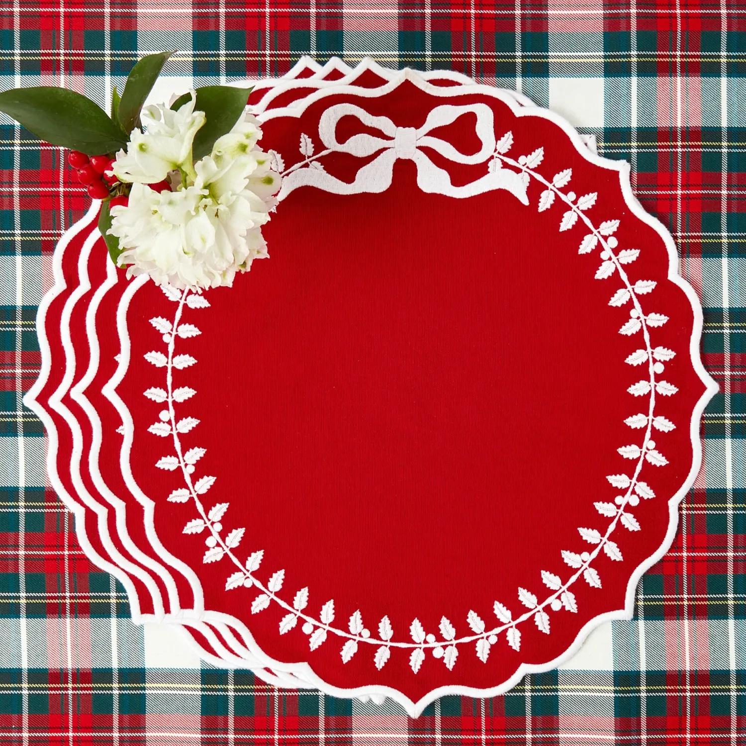 Mrs. Alice Red Bow Laurel Placemats (Set of 4)< Placemats