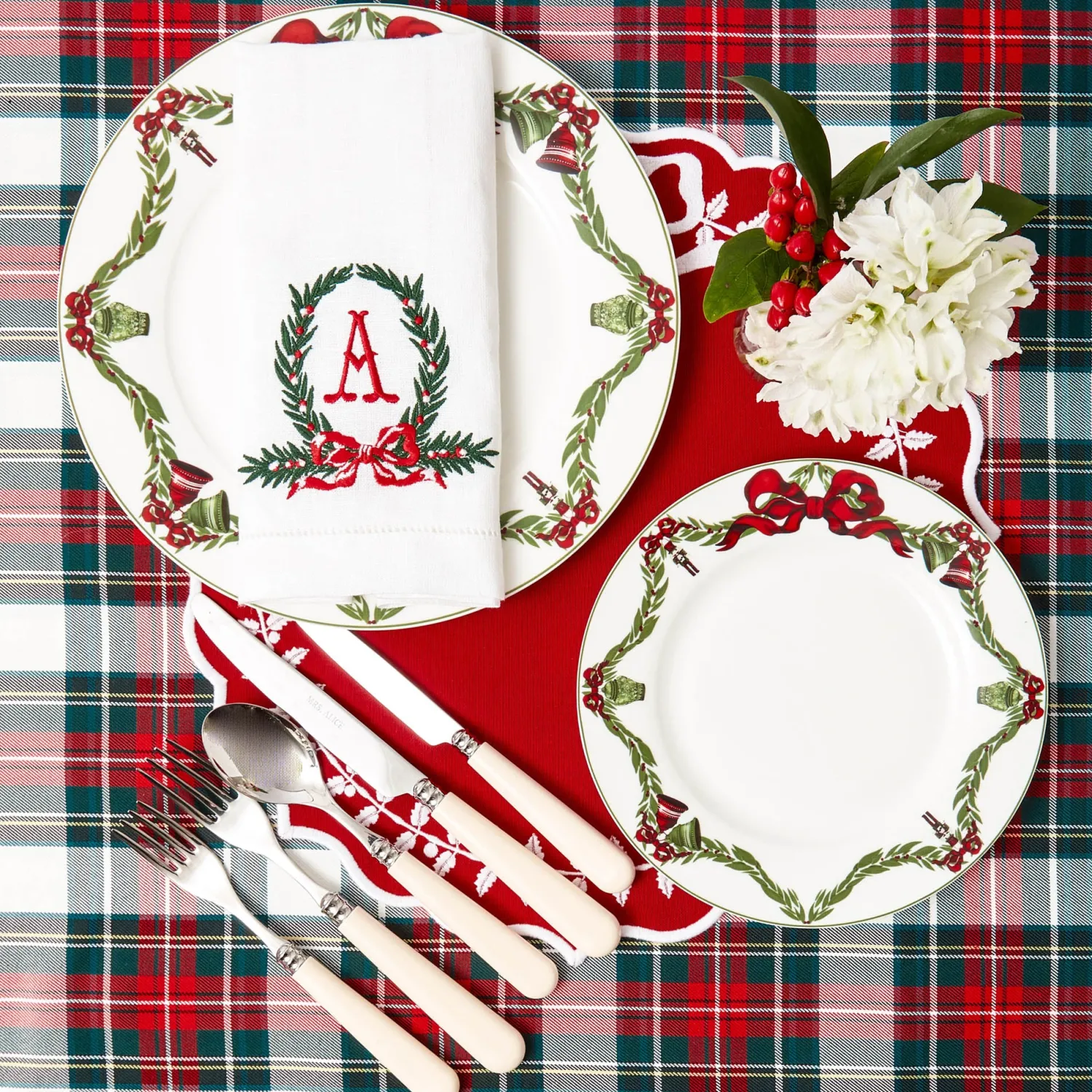 Mrs. Alice Red Bow Laurel Placemats (Set of 4)< Placemats