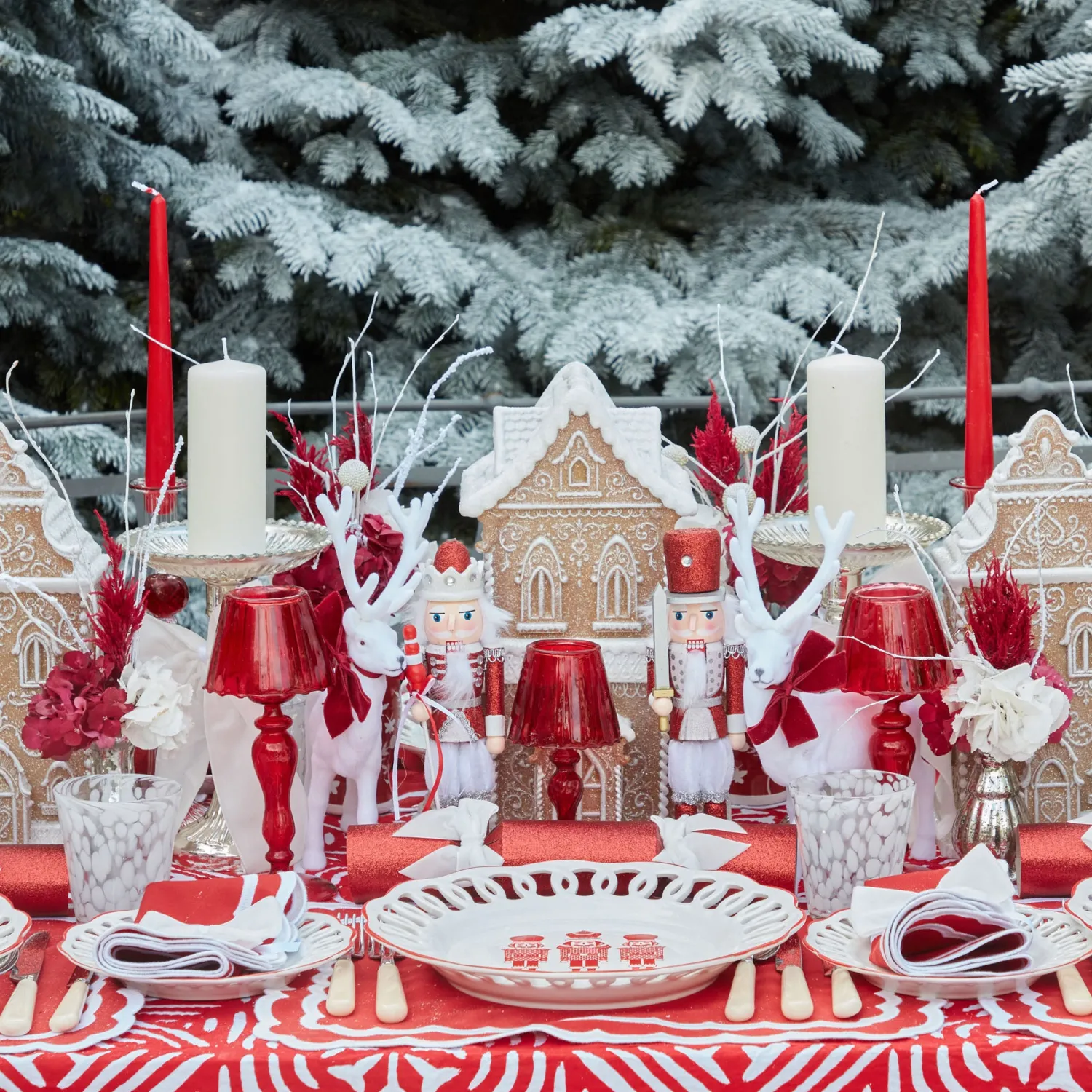 Mrs. Alice Red Glass Lantern Tea Light Holder (Pair) - 24 cm< Candle Holders | Tea Light Lanterns