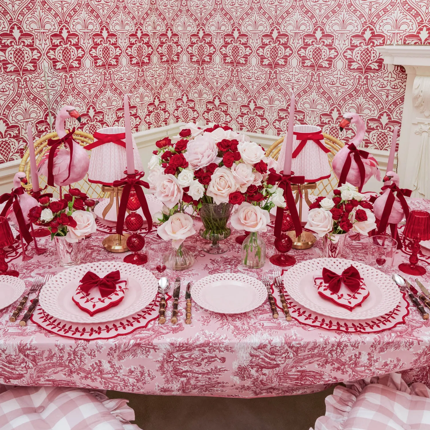 Mrs. Alice Red Glass Lantern Tea Light Holder (Pair) - 24 cm< Candle Holders | Tea Light Lanterns