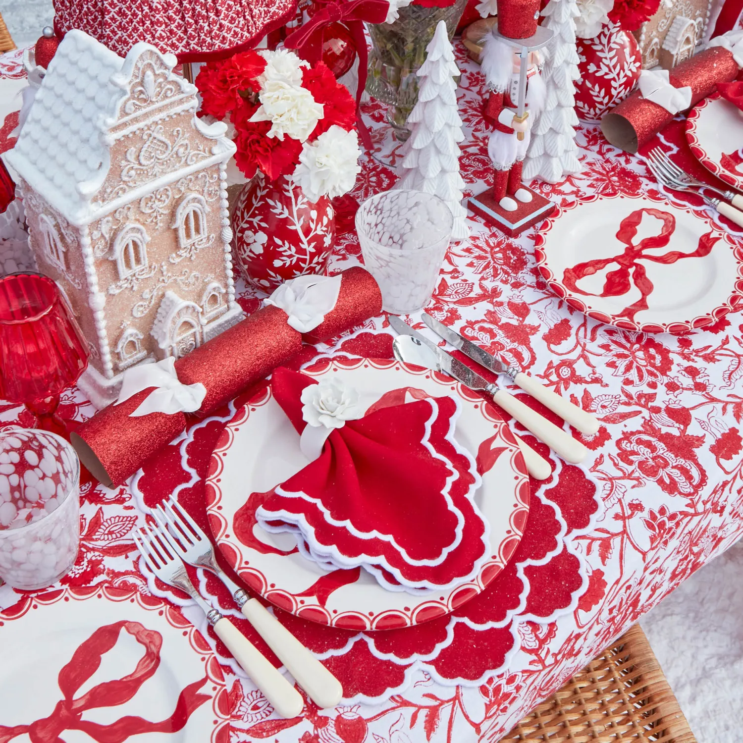 Mrs. Alice Red Glitter Crackers With White Velvet Bows (Set of 6)< Christmas Decorations