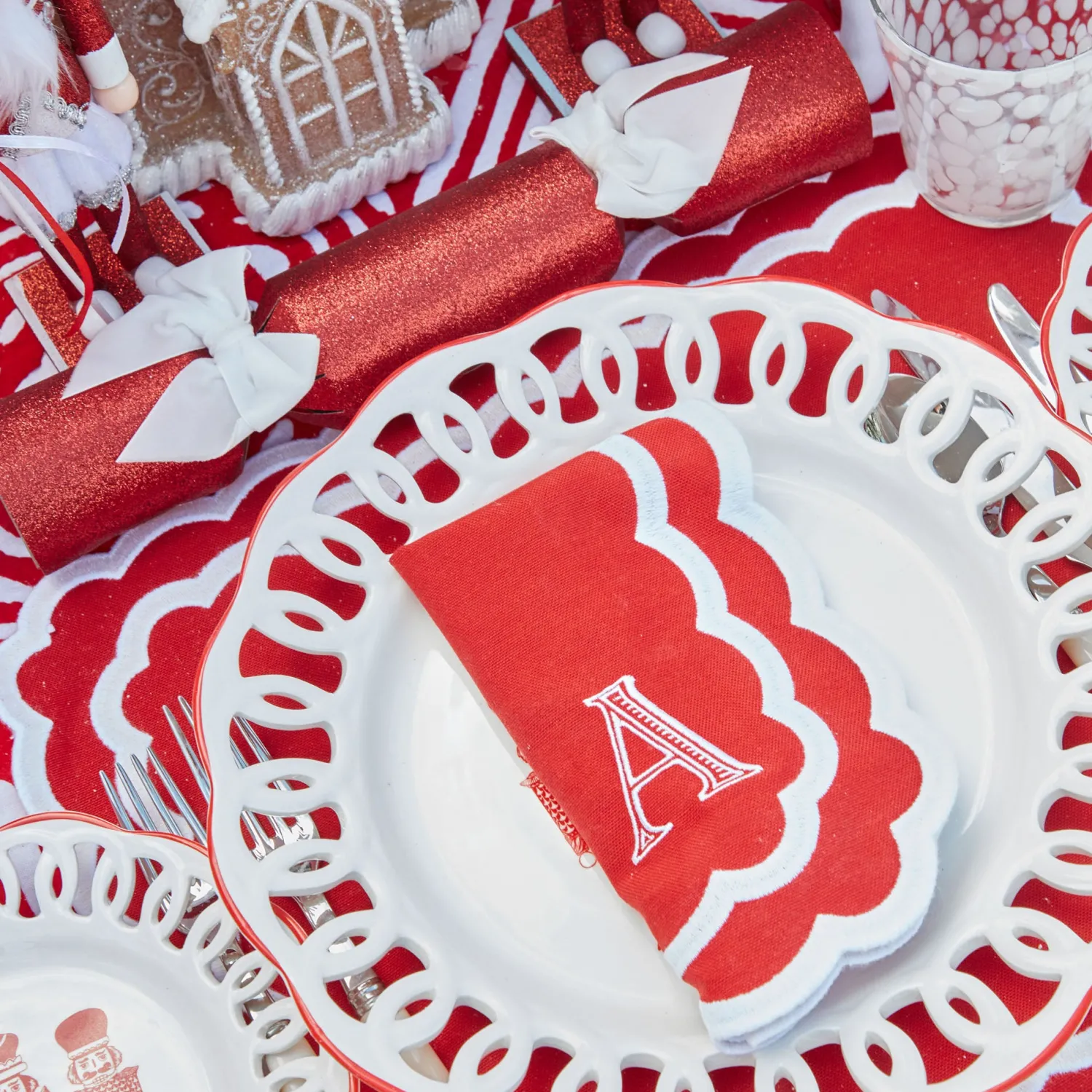 Mrs. Alice Red Glitter Crackers With White Velvet Bows (Set of 6)< Christmas Decorations