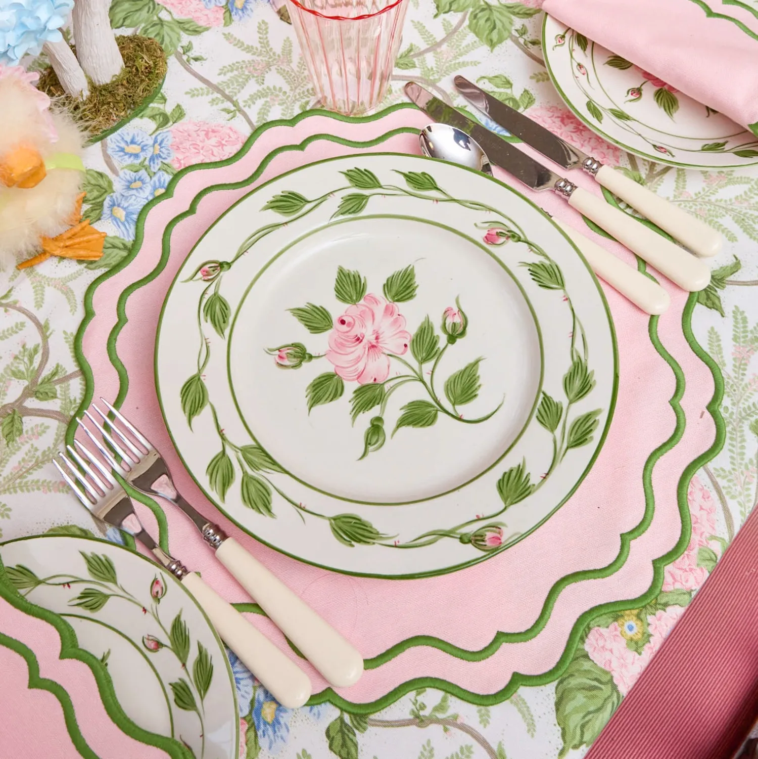 Mrs. Alice Rose Bud Dinner & Starter Plates (Set of 8)< Crockery Sets