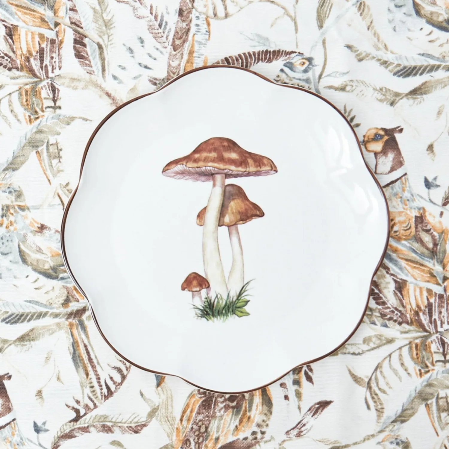 Mrs. Alice Scalloped Mushroom Dinner Plate< Dinner Plates