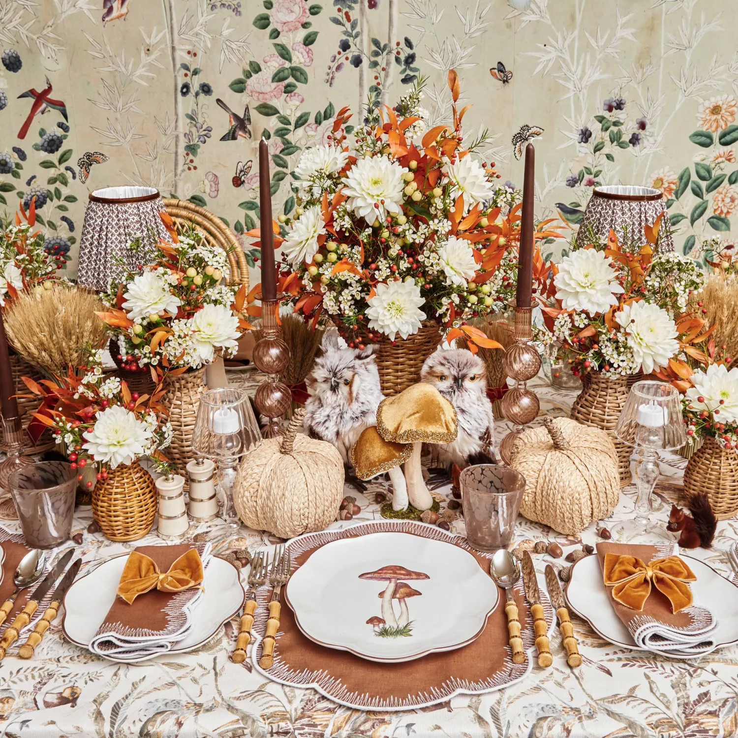 Mrs. Alice Scalloped Mushroom Dinner Plates (Set of 4)< Dinner Plates | Crockery Sets