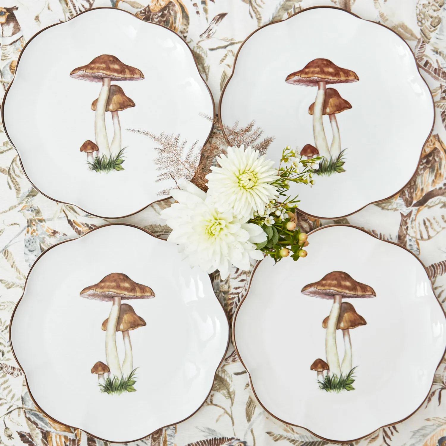 Mrs. Alice Scalloped Mushroom Dinner Plates (Set of 4)< Dinner Plates | Crockery Sets