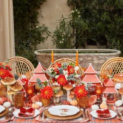 Mrs. Alice Scalloped Mushroom Dinner Plate< Dinner Plates