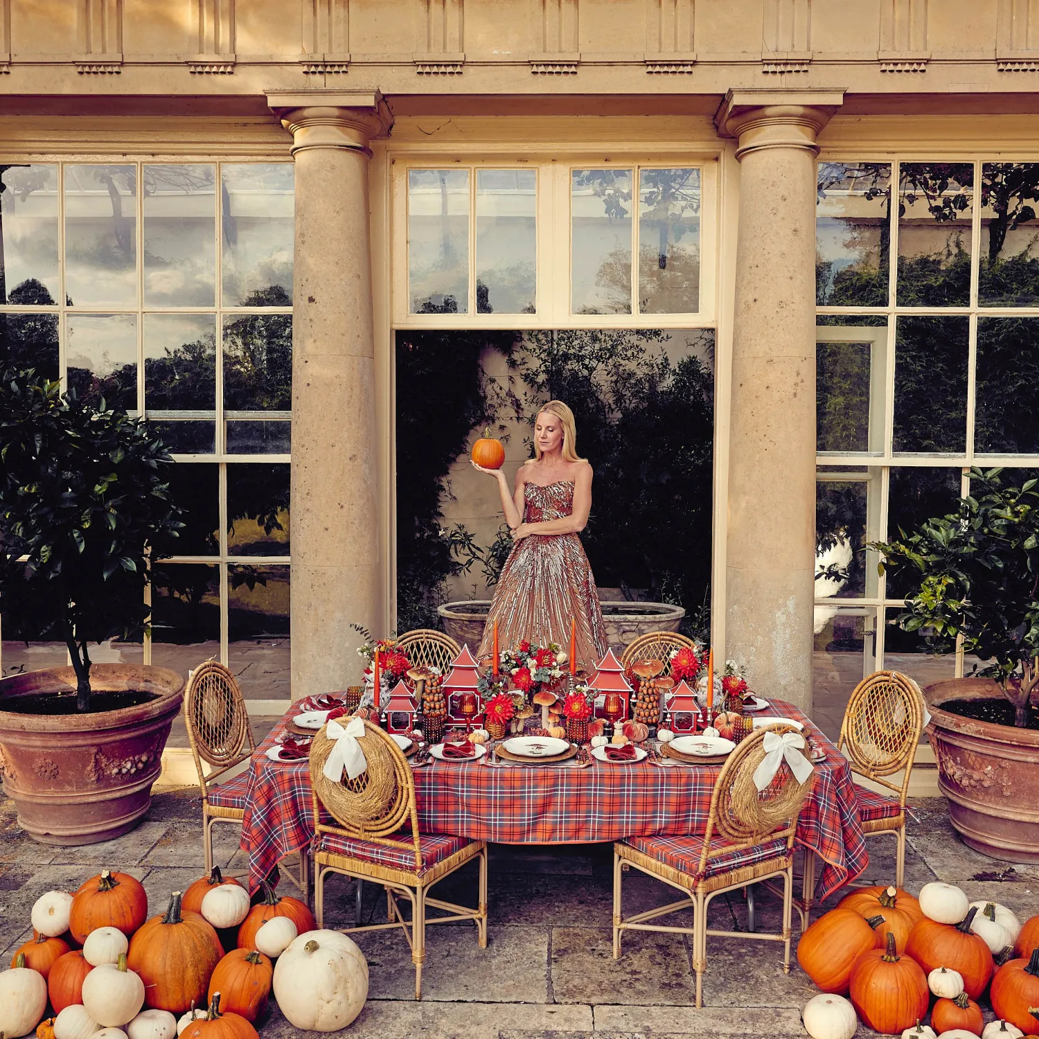 Mrs. Alice Scalloped Mushroom Dinner Plate< Dinner Plates