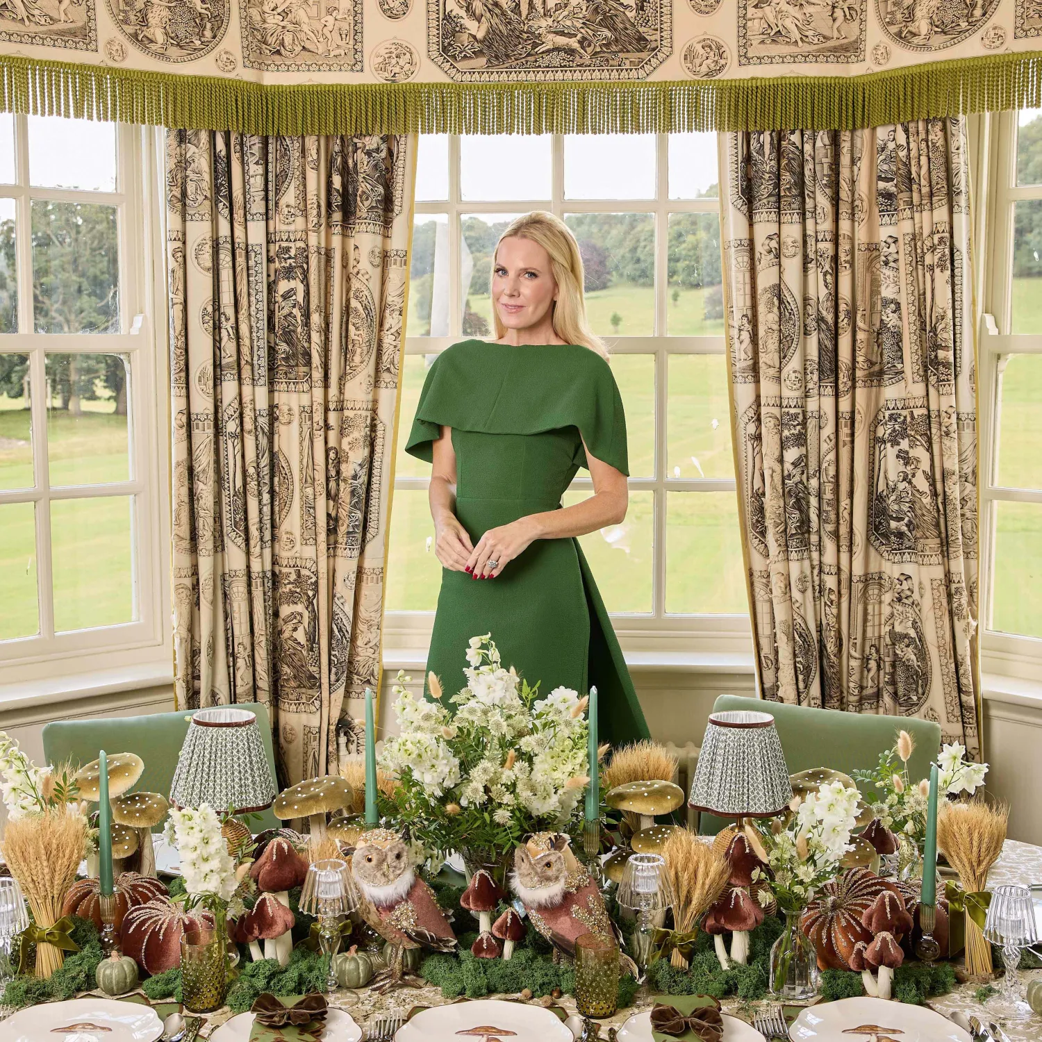 Mrs. Alice Scalloped Mushroom Dinner Plate< Dinner Plates