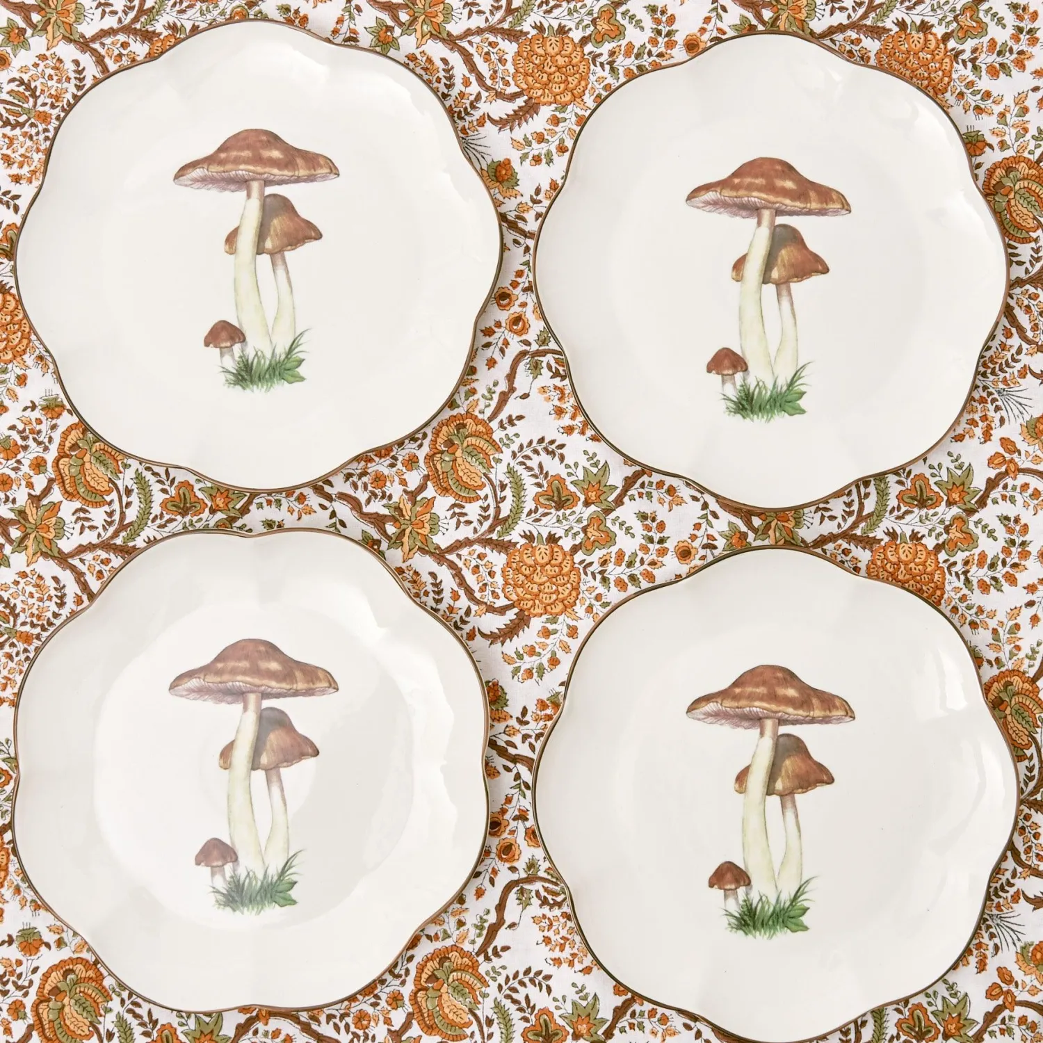 Mrs. Alice Scalloped Mushroom Dinner Plates (Set of 4)< Dinner Plates | Crockery Sets