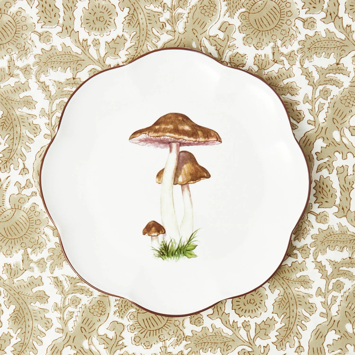 Mrs. Alice Scalloped Mushroom Dinner Plate< Dinner Plates