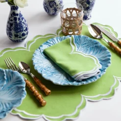 Mrs. Alice Serena Apple Green Scalloped Placemats & Napkins (Set of 4)< Summer Table Linen | Table Linen Sets