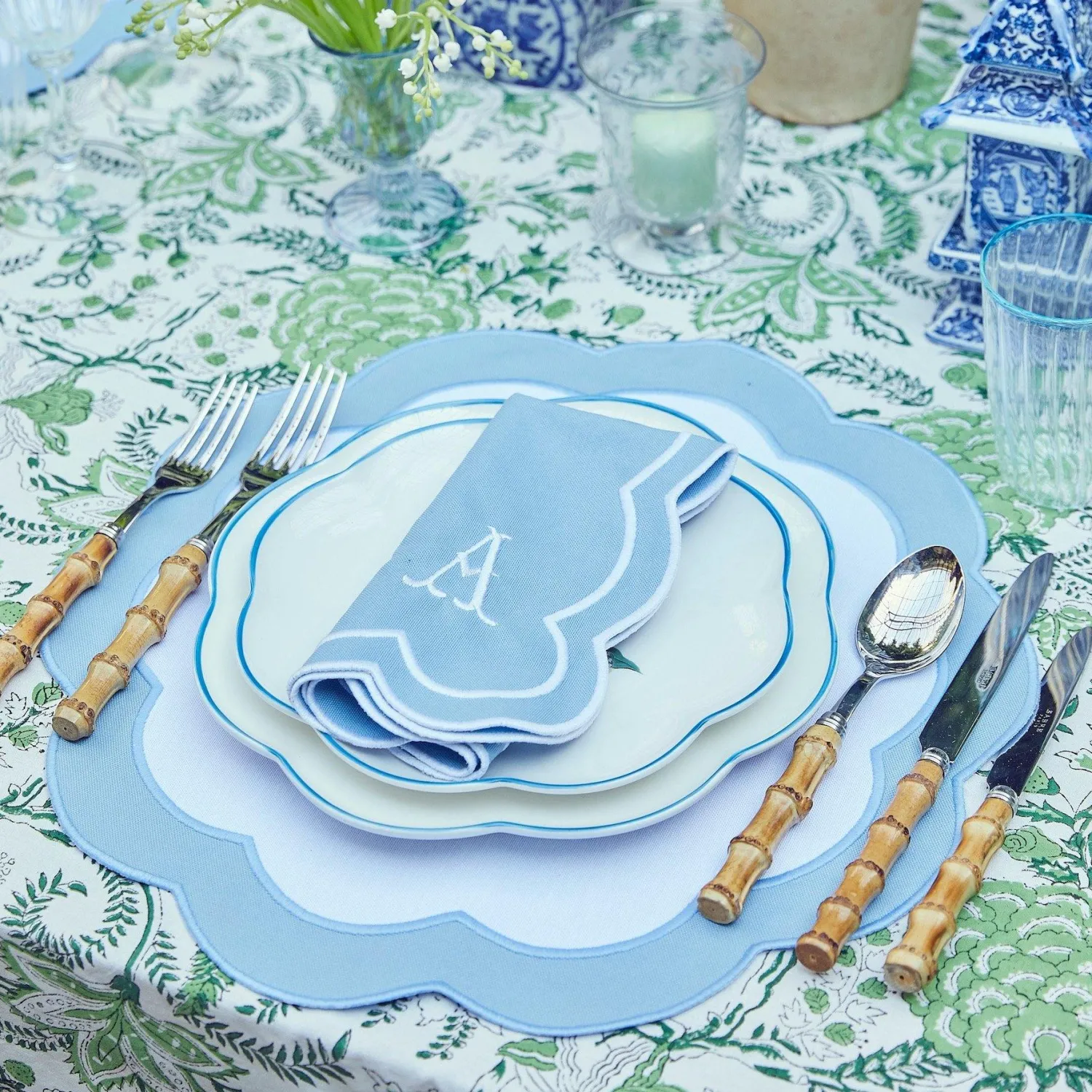 Mrs. Alice Serena Appliqué Blue Napkins (Set of 4)< Napkins | Mrs. Alice Monogram