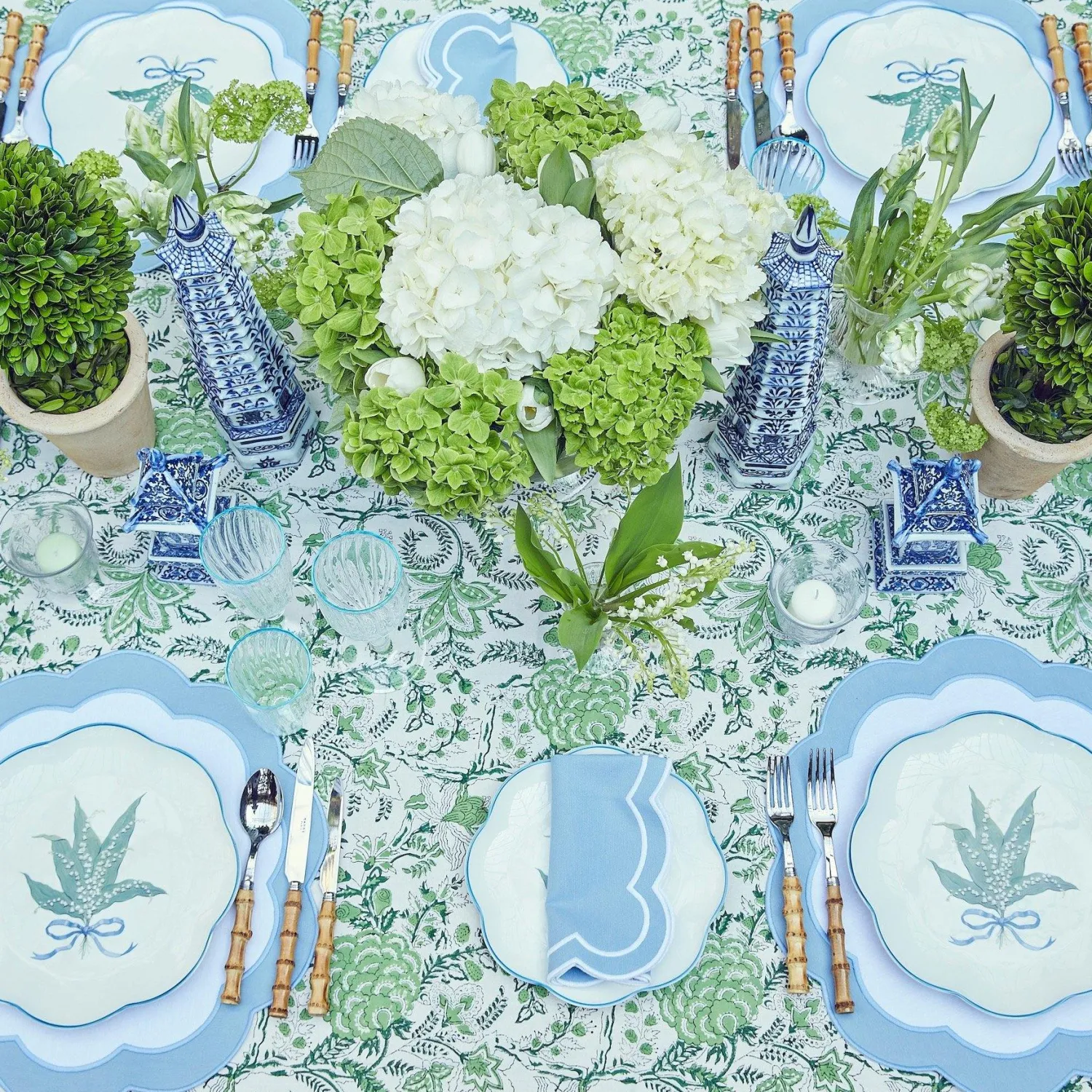 Mrs. Alice Serena Appliqué Blue Napkins (Set of 4)< Napkins | Mrs. Alice Monogram