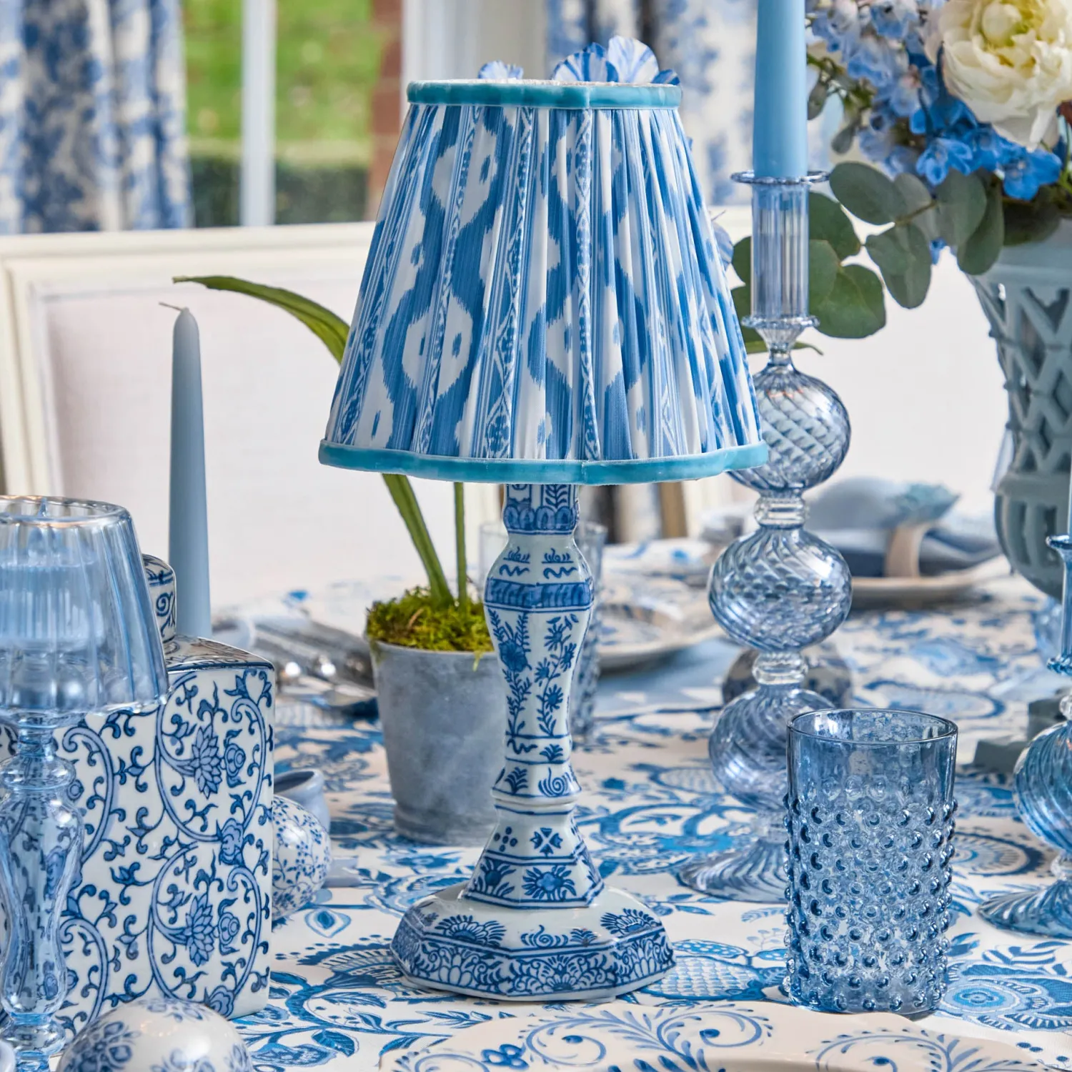 Mrs. Alice Serena Chinoiserie Rechargeable Lamp with Blue Ikat Shade (18cm)< Rechargeable Table Lamps | For Her