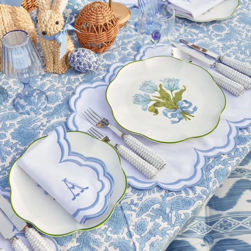 Mrs. Alice Serena White Napkins (Set of 4)< Napkins | Mrs. Alice Monogram