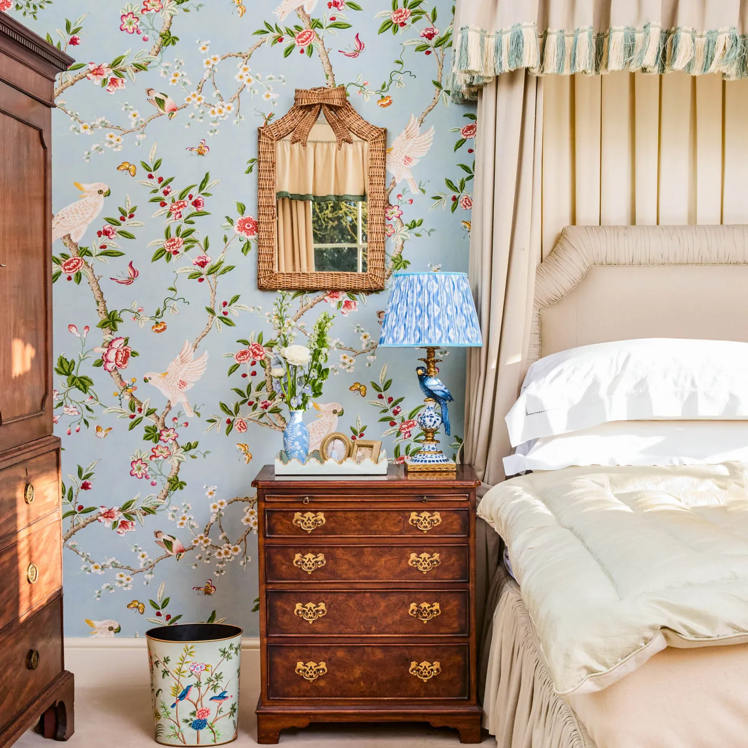 Mrs. Alice Small Celine Bow Rattan Mirror< Mirrors