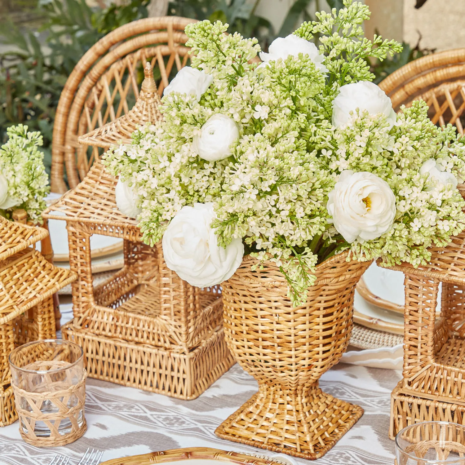 Mrs. Alice Small Rattan Urn Vase< Vases | Vases & Planters