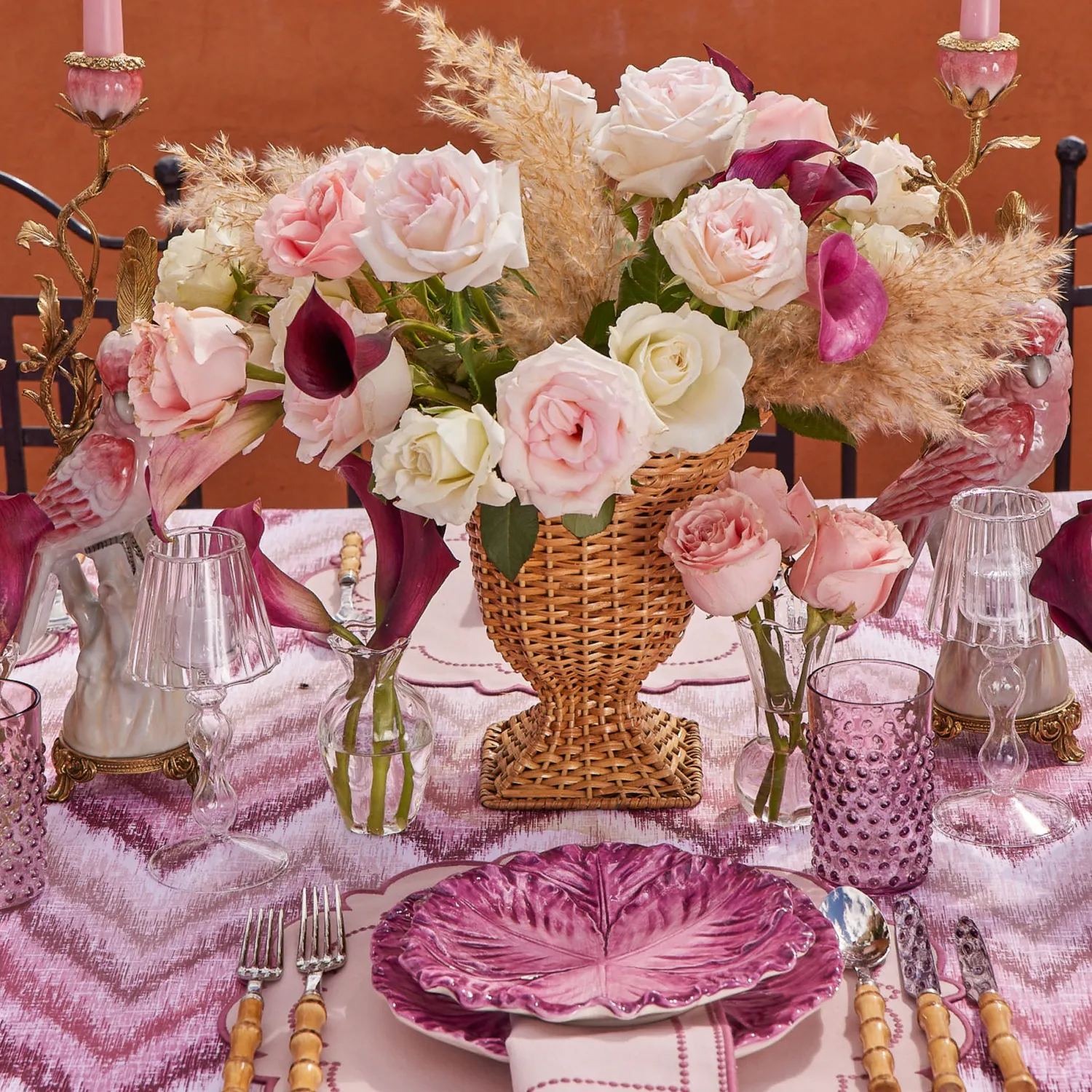 Mrs. Alice Small Rattan Urn Vase< Vases | Vases & Planters