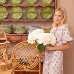 Mrs. Alice Small Rattan Urn Vase< Vases | Vases & Planters