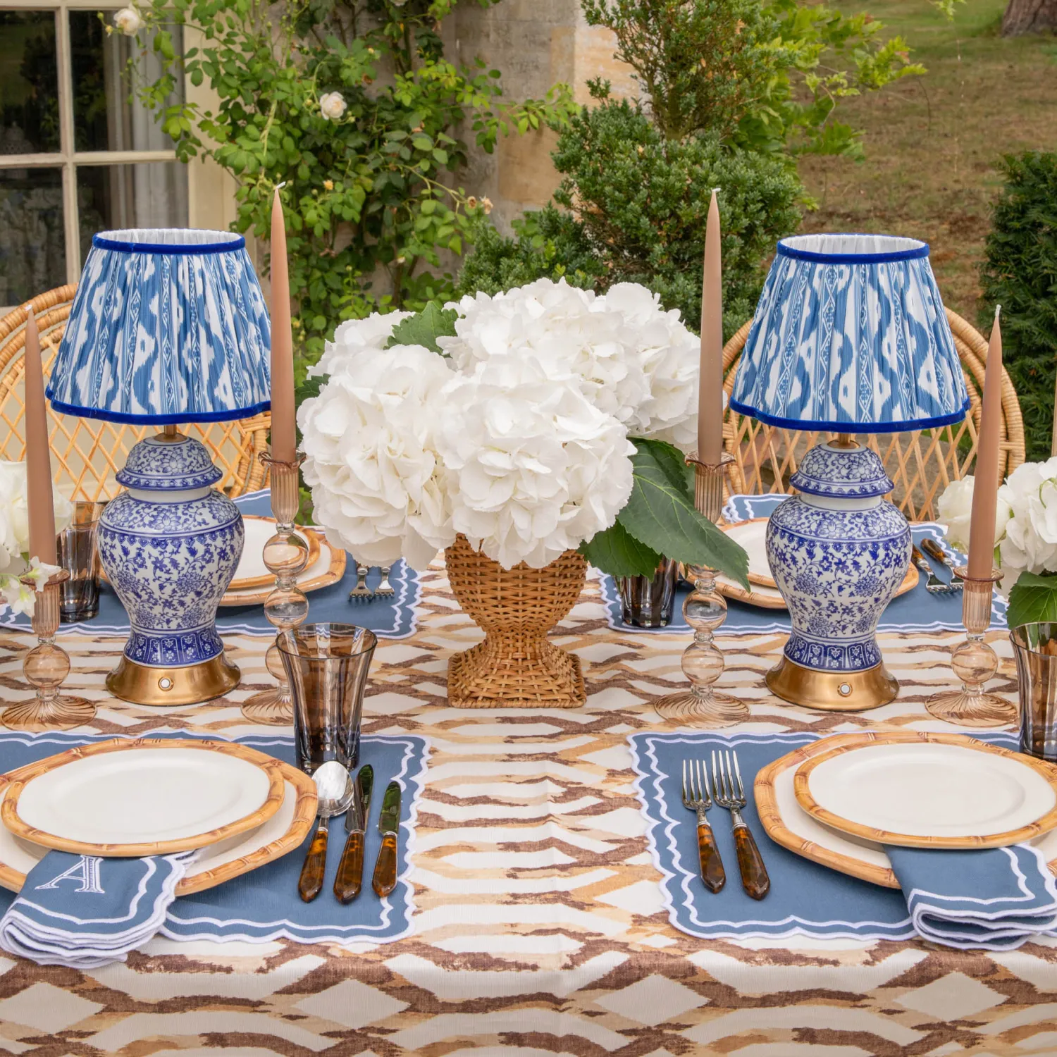 Mrs. Alice Small Rattan Urn Vase< Vases | Vases & Planters