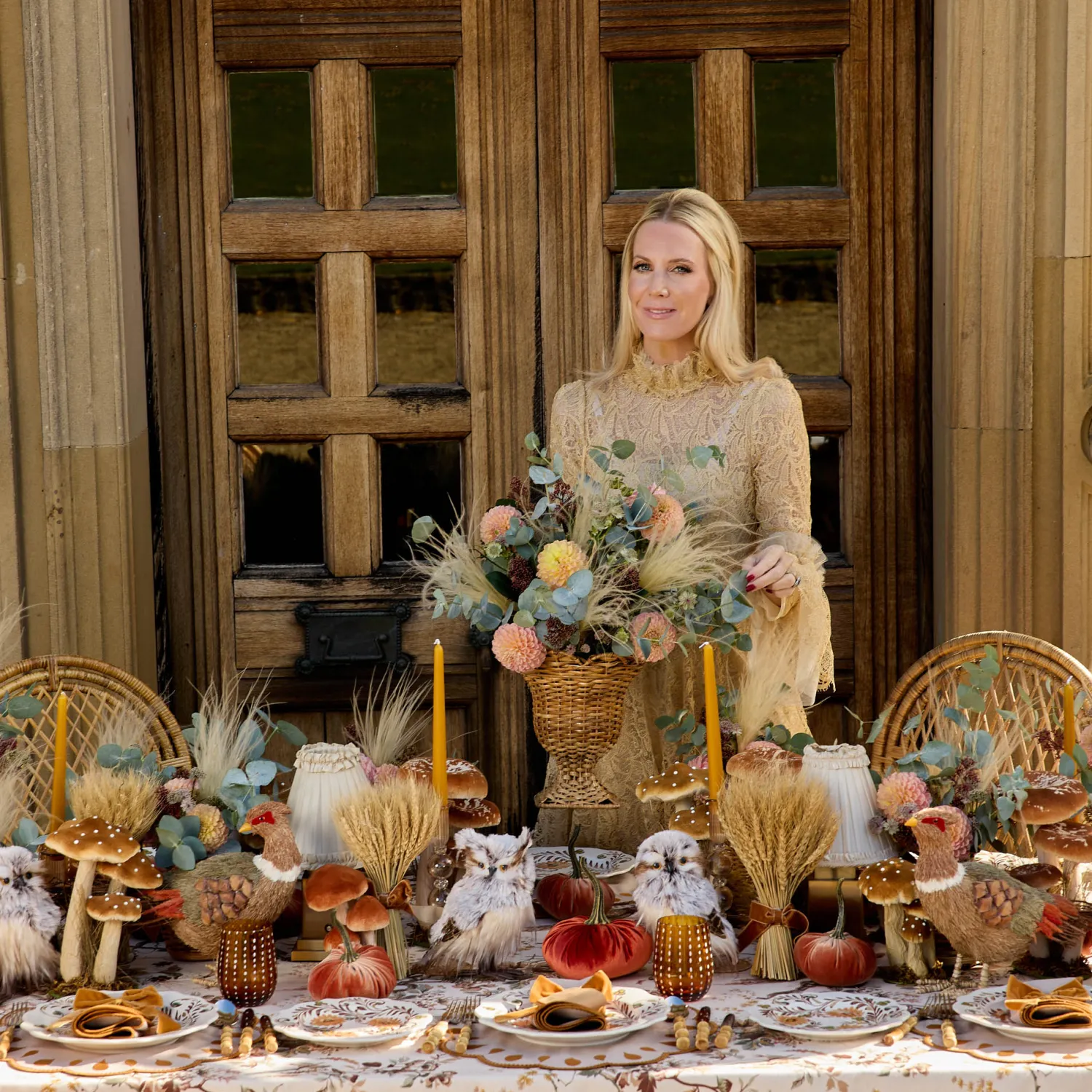 Mrs. Alice Small Rattan Urn Vase< Vases | Vases & Planters