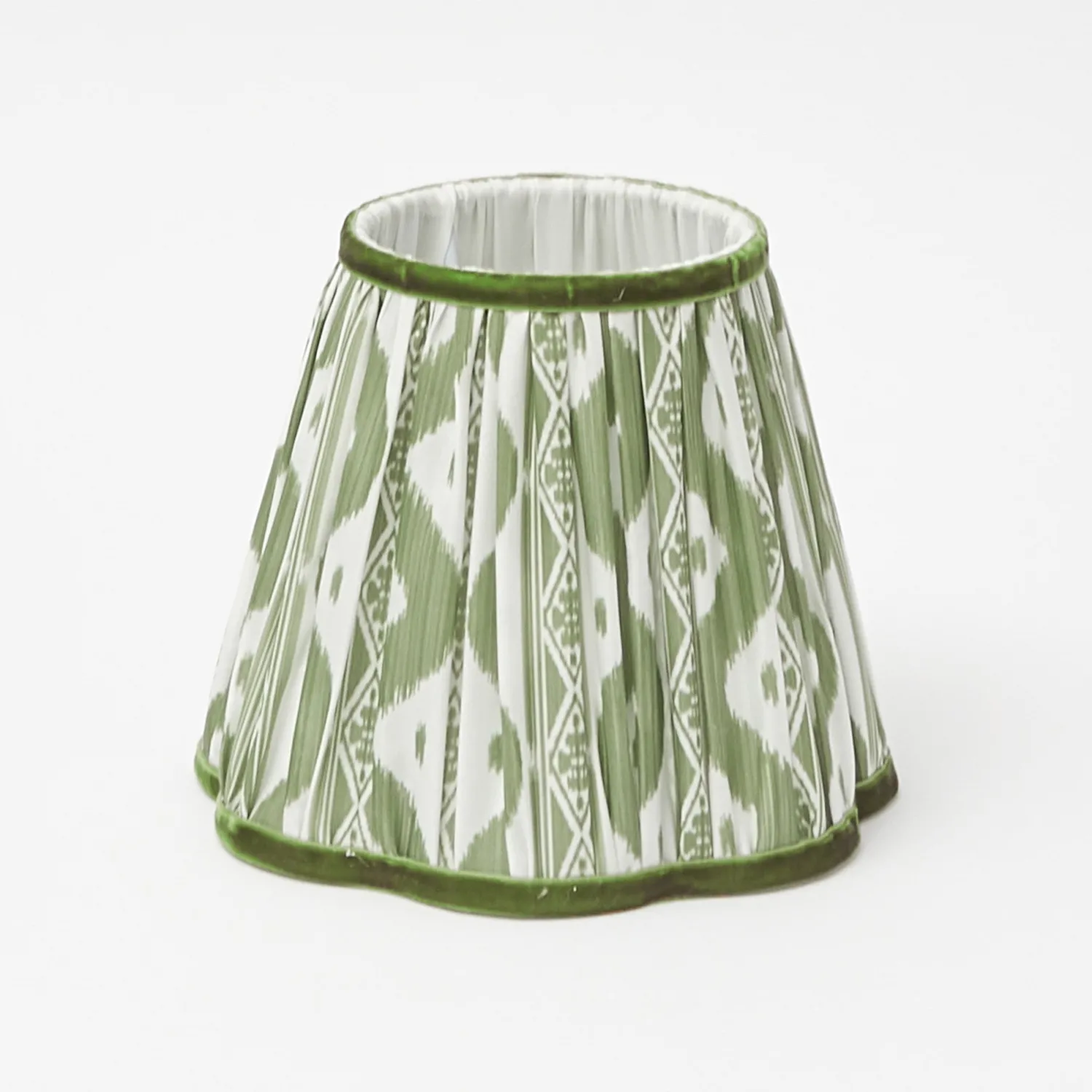 Mrs. Alice Tall Rechargeable Lamp with Olive Ikat Shade (18cm)< Rechargeable Table Lamps
