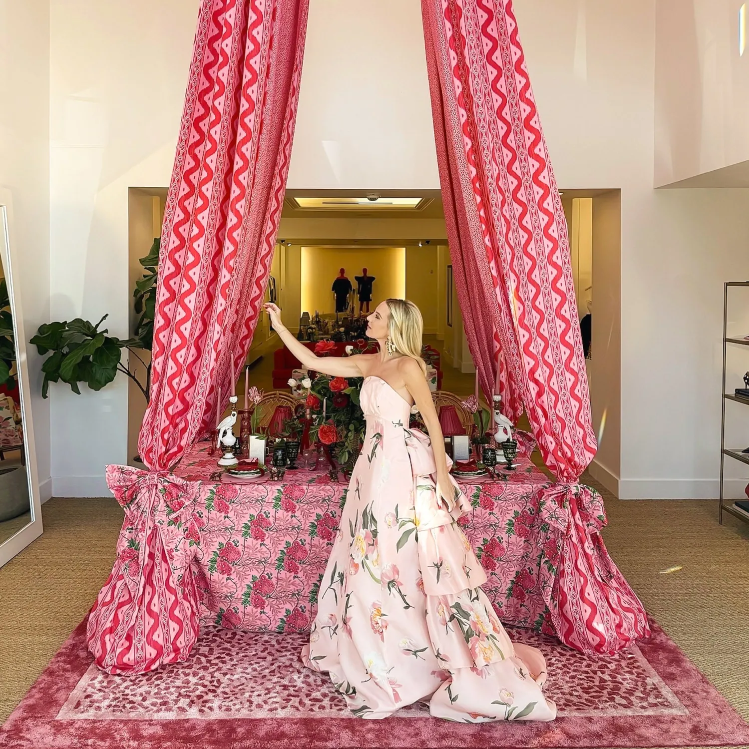 Mrs. Alice The Carolina Tablecloth< Tablecloths | For Her