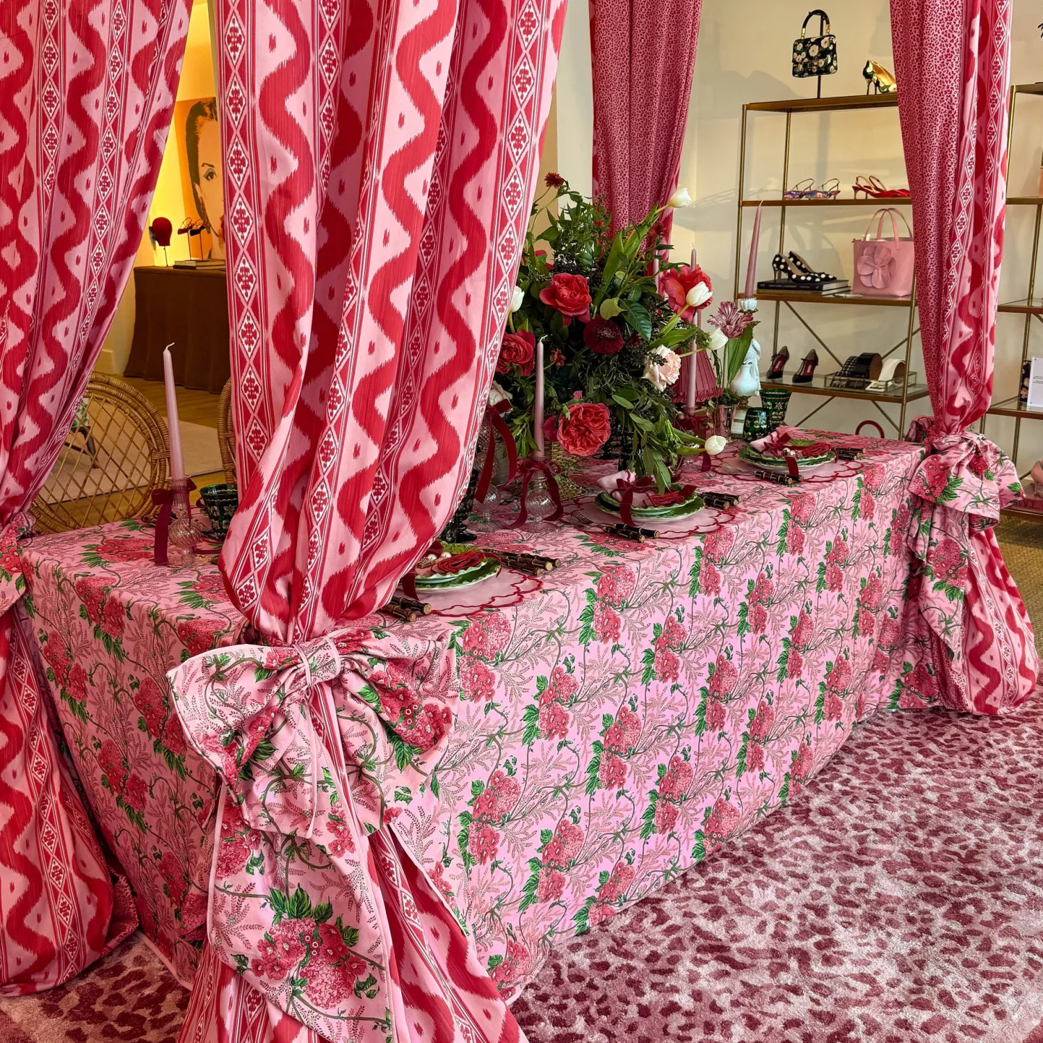 Mrs. Alice The Carolina Tablecloth< Tablecloths | For Her