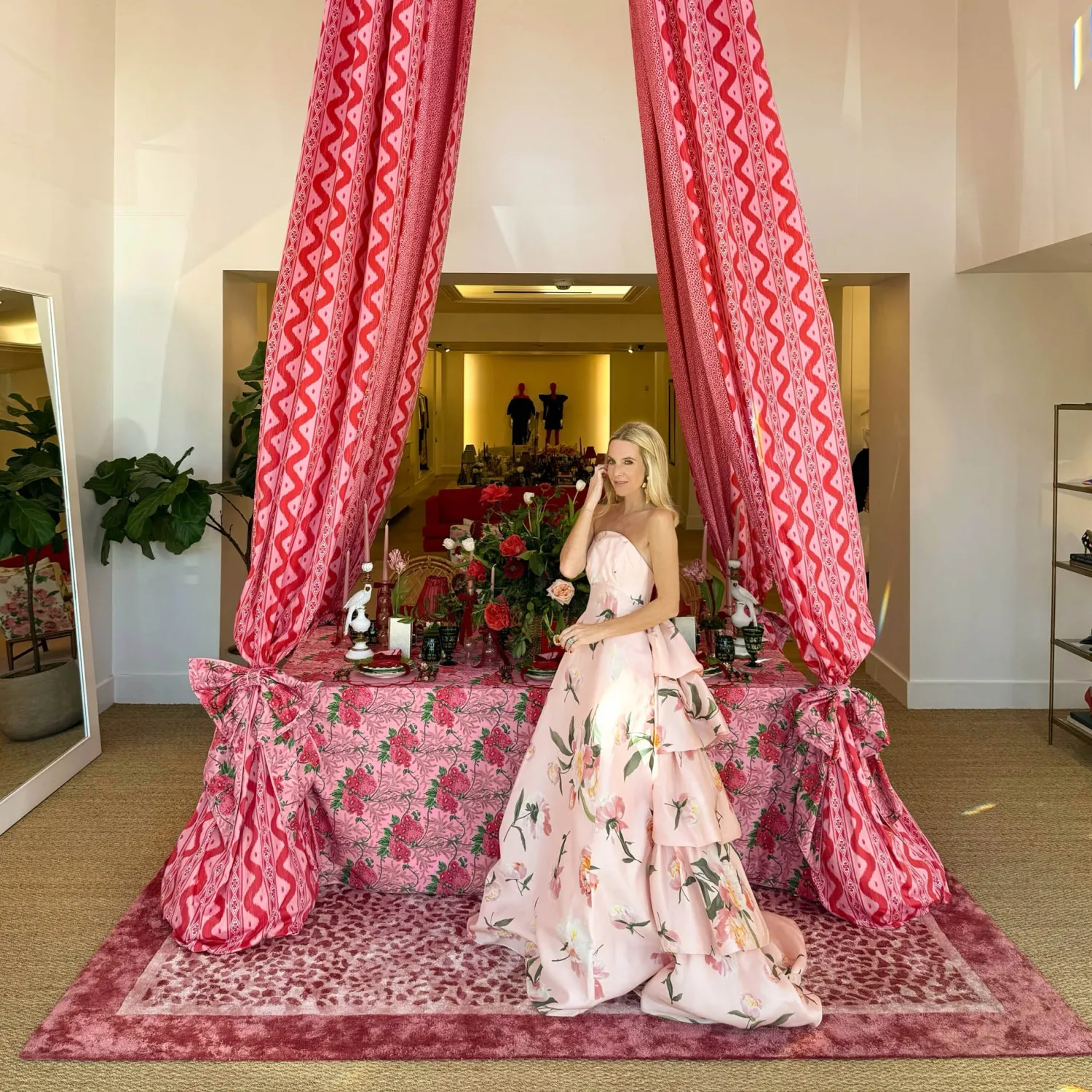 Mrs. Alice The Carolina Tablecloth< Tablecloths | For Her