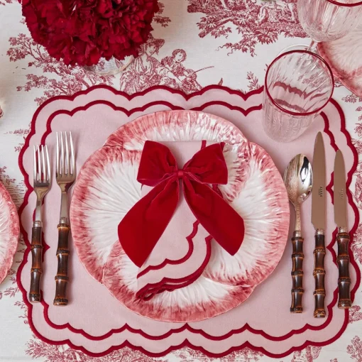 Mrs. Alice Valérie Pink Napkins (Set of 4)< Napkins | Mrs. Alice Monogram