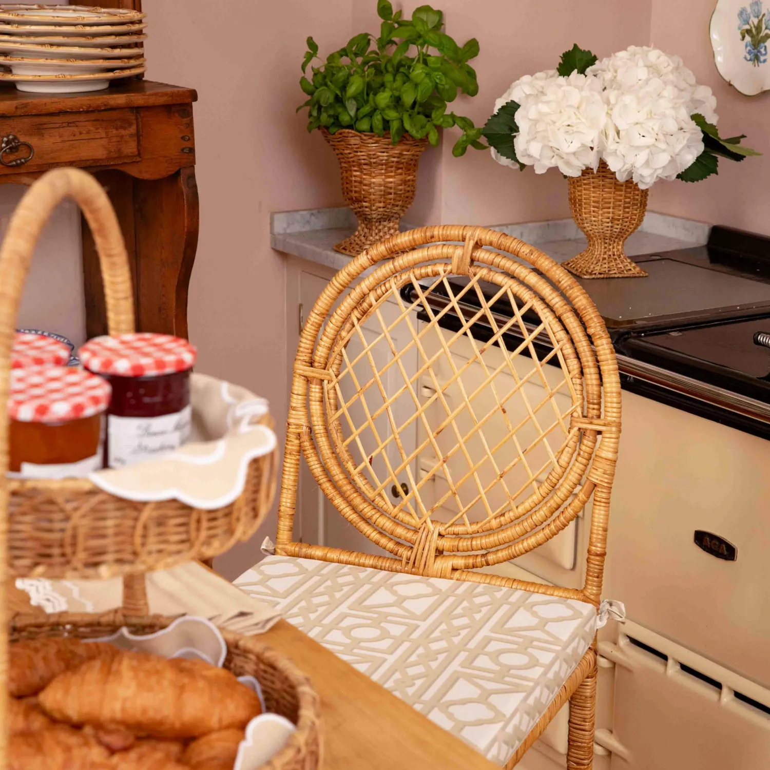 Mrs. Alice Vivienne Rattan Bar Stool< Furniture | Furniture